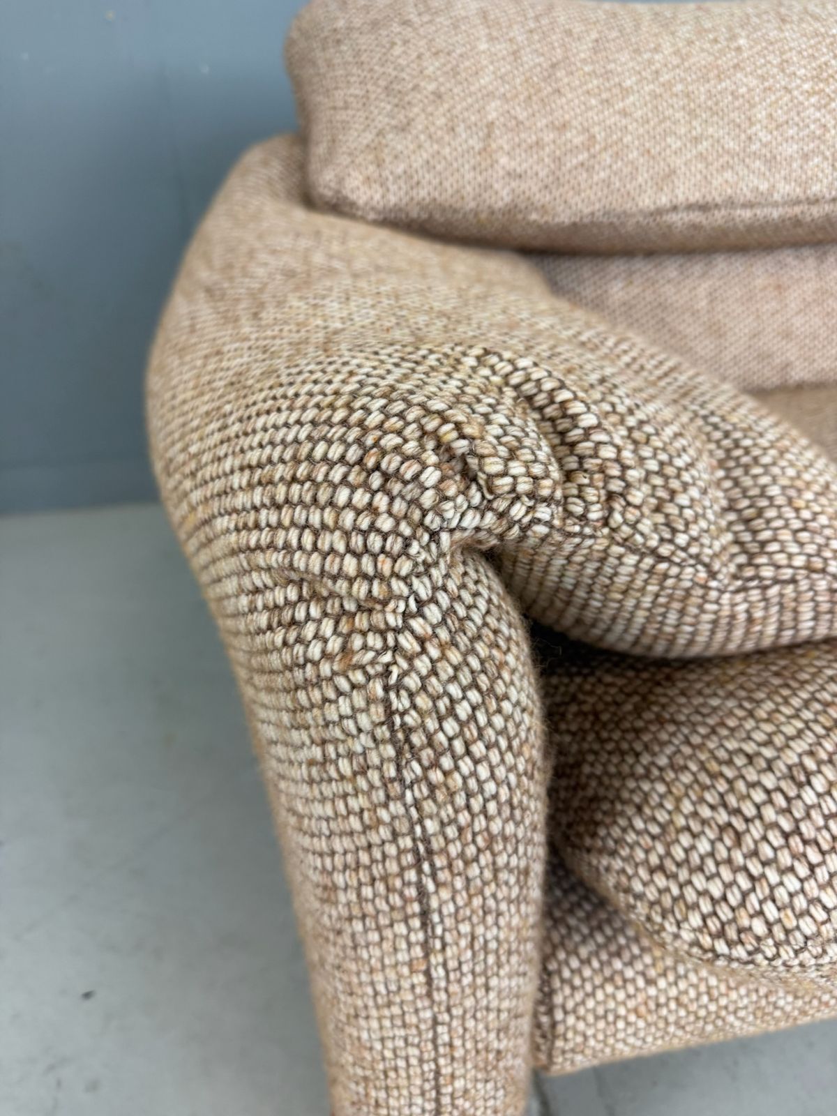photo furniture Vico Magistretti "Maralunga" 3 Seater Re Upholstered Full Wool Sofa For Cassina