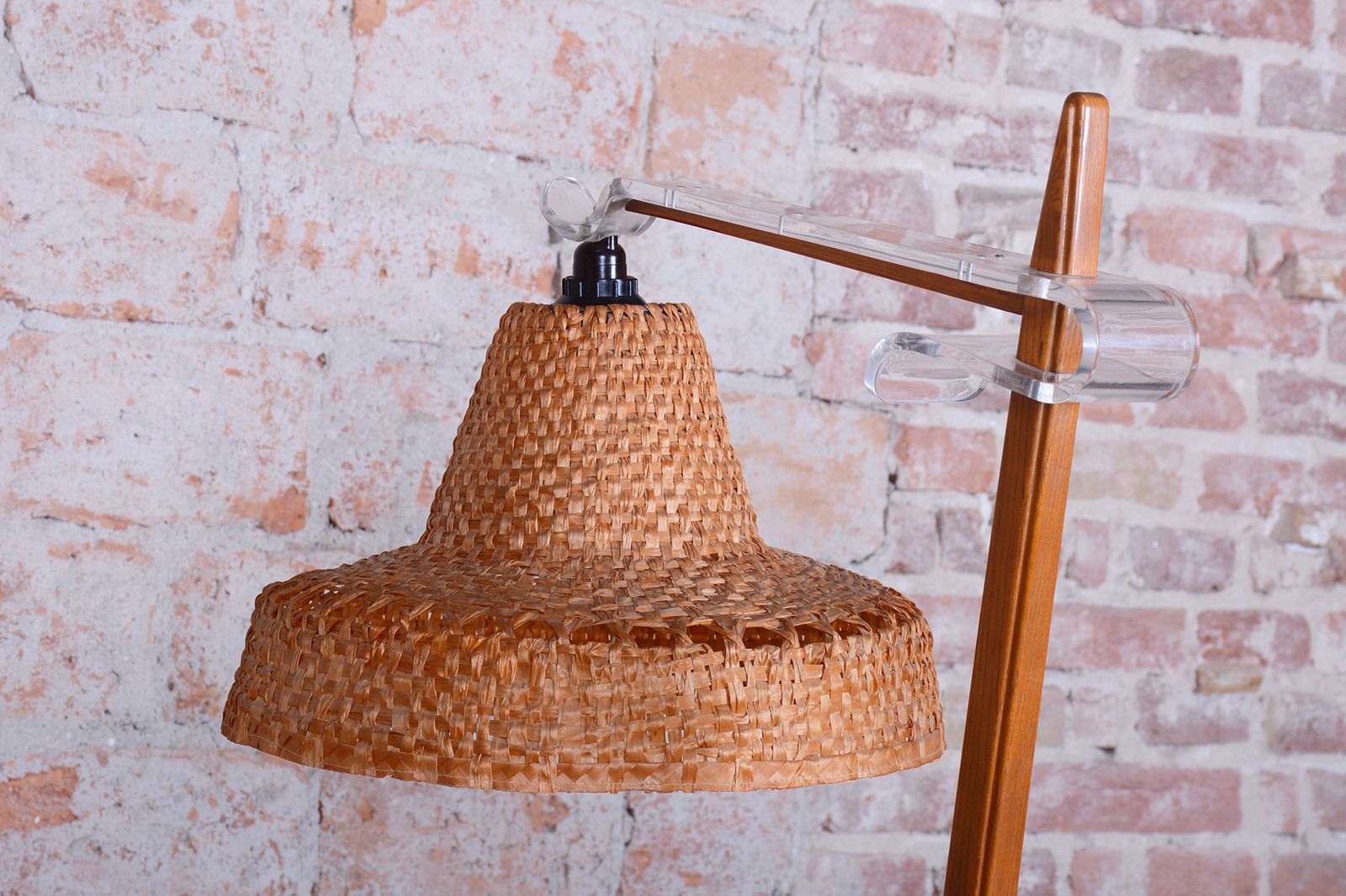 photo vinterior Restored Mid Century Floor Lamp, By Krásná Jizba, Beech, Rattan, Czech, 1950s