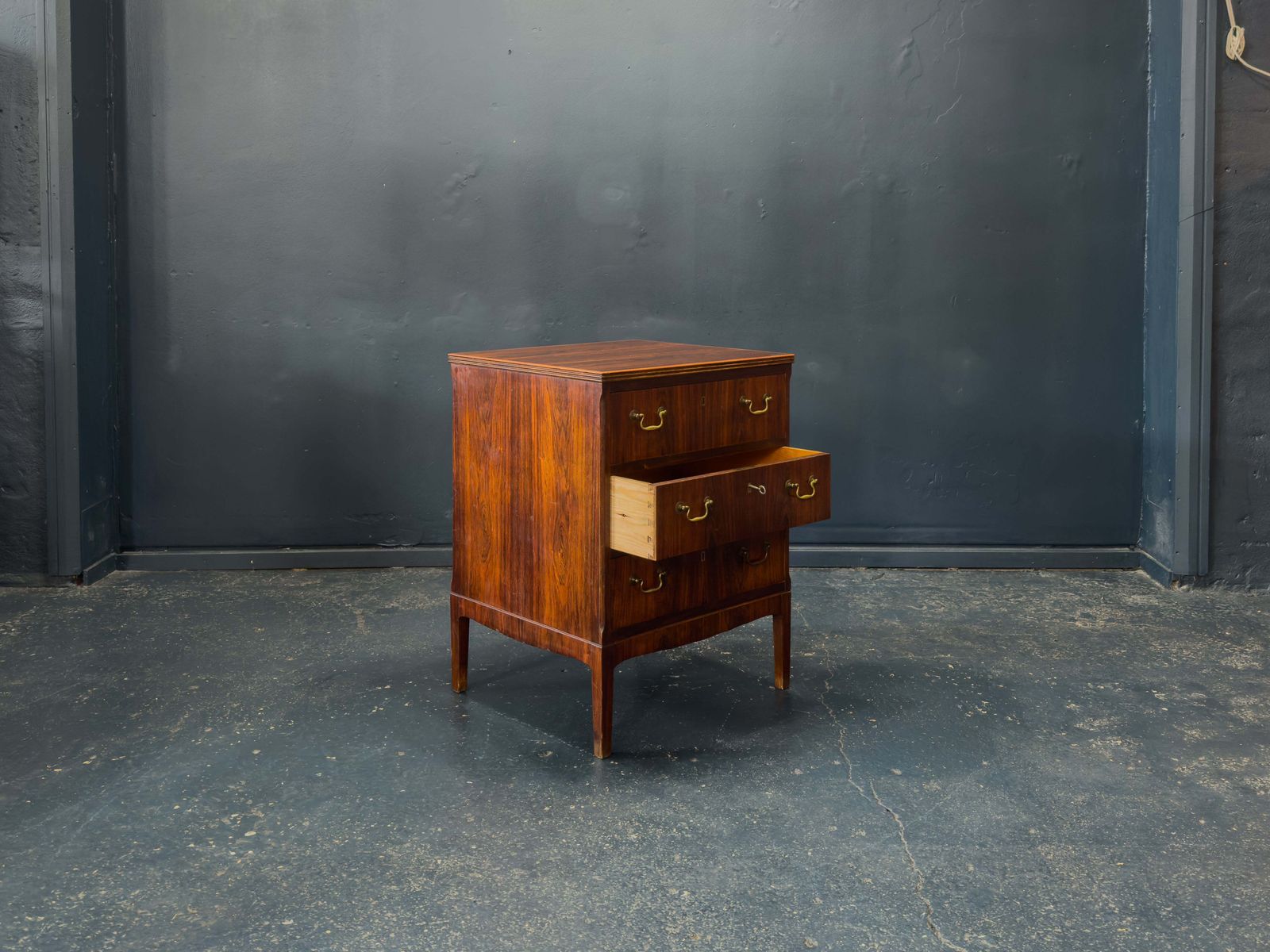 Rosewood Chest Of Drawers With Brass Handles photo 770.0