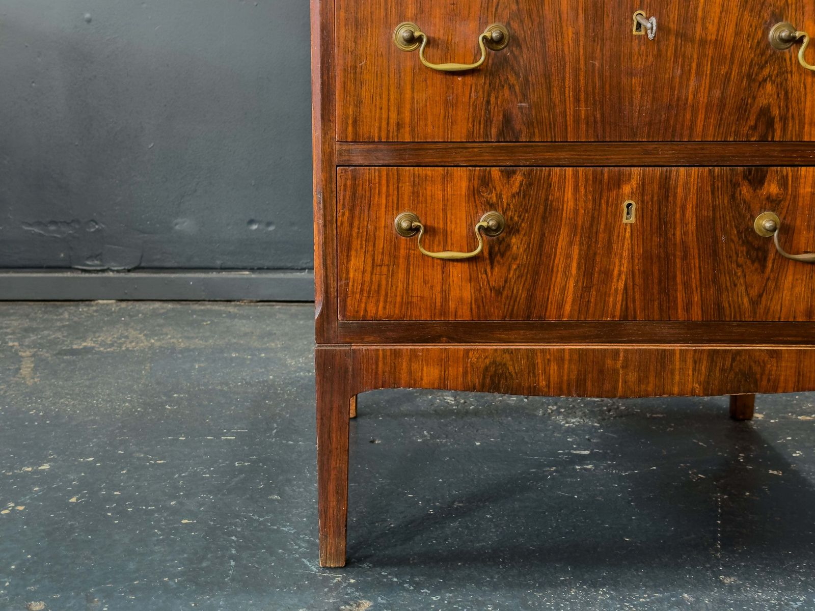 photo furniture Rosewood Chest Of Drawers With Brass Handles
