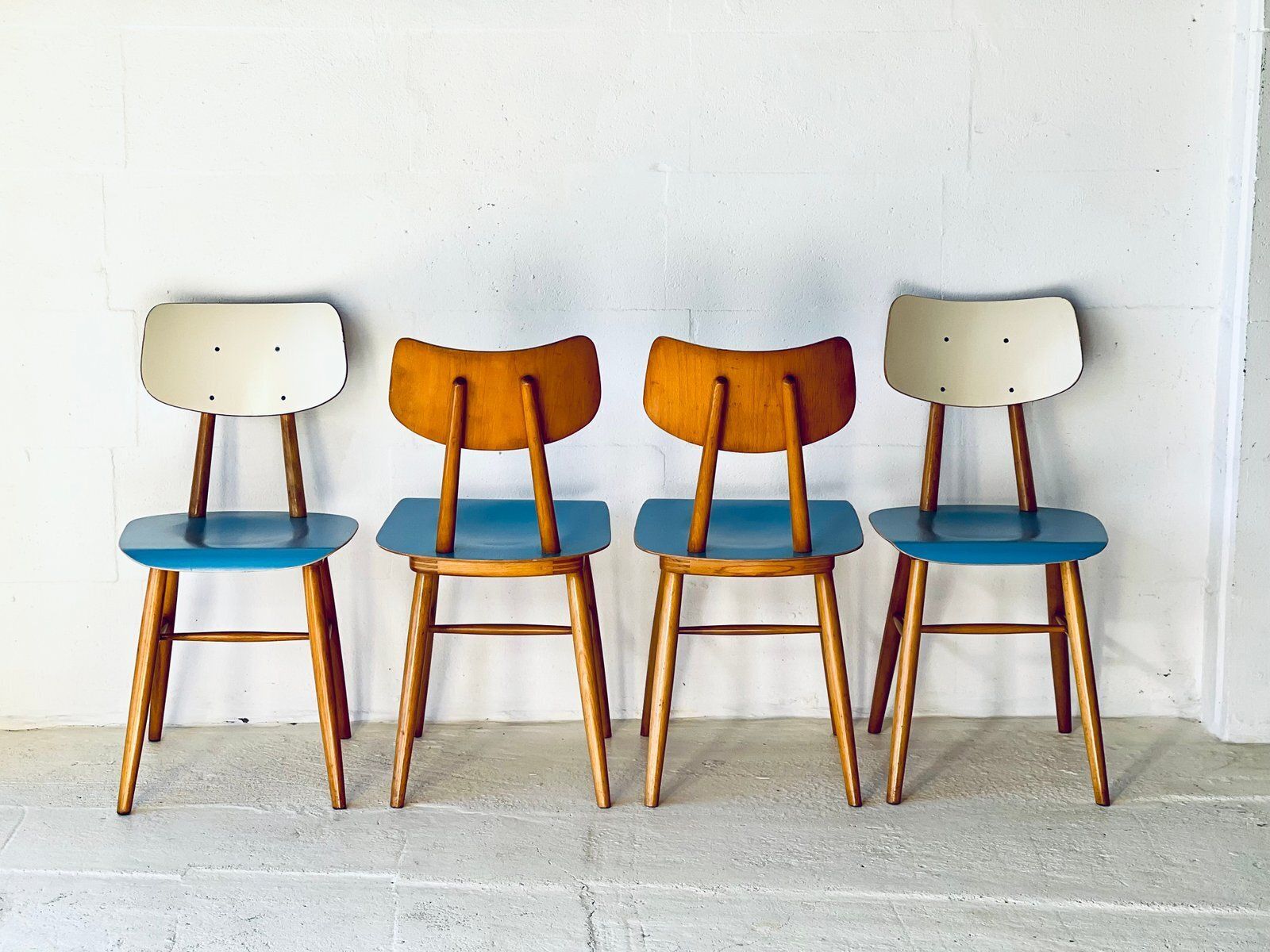 Eetkamerstoelen Van Ton, Ca. Jaren 1960, Set Van 4 photo Meubels