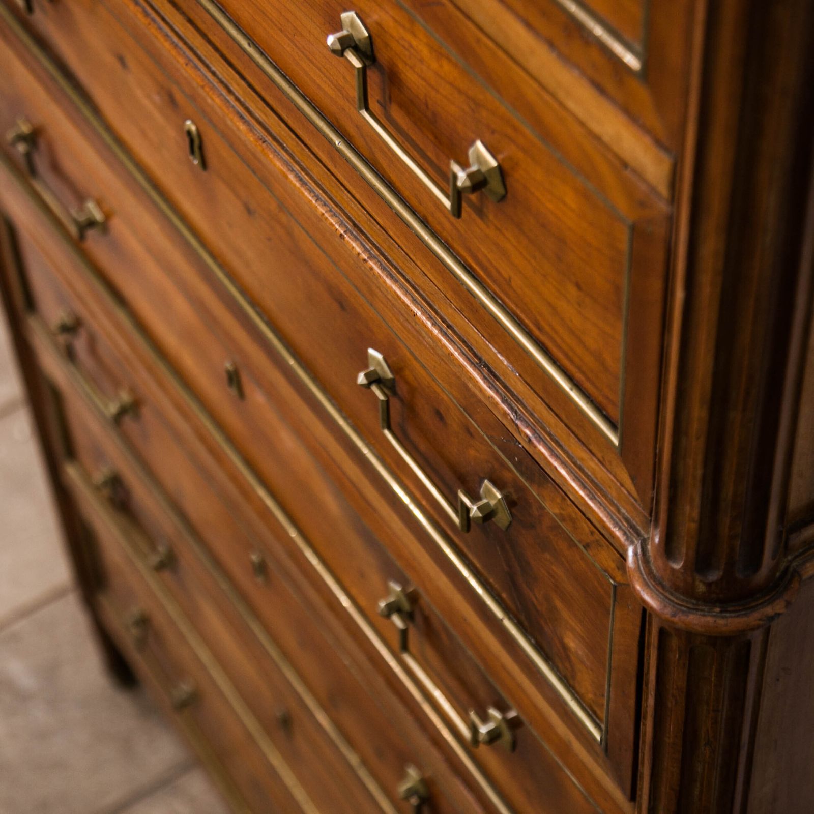 photo vinterior Chest Of Drawers