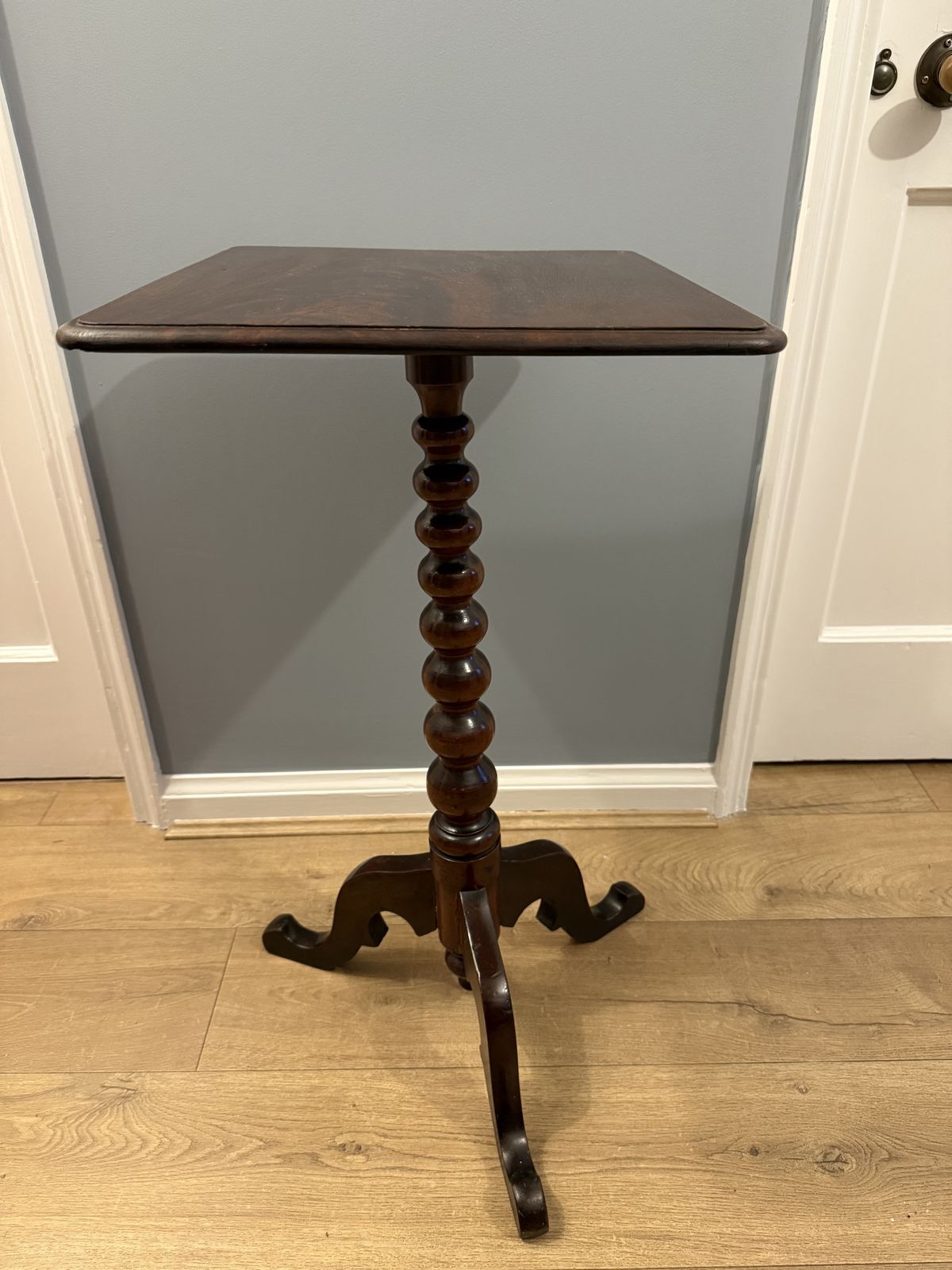295.0 Victorian Mahogany Bobbin Tripod Table photo