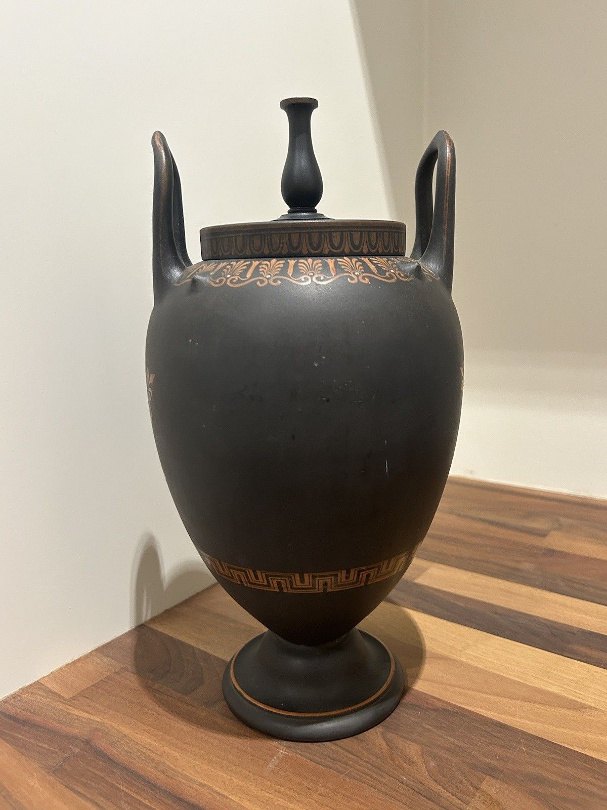 Wedgwood Encaustic Basalt Twin Handled Urn Vase C.1800, Impressed Mark photo Home Decor