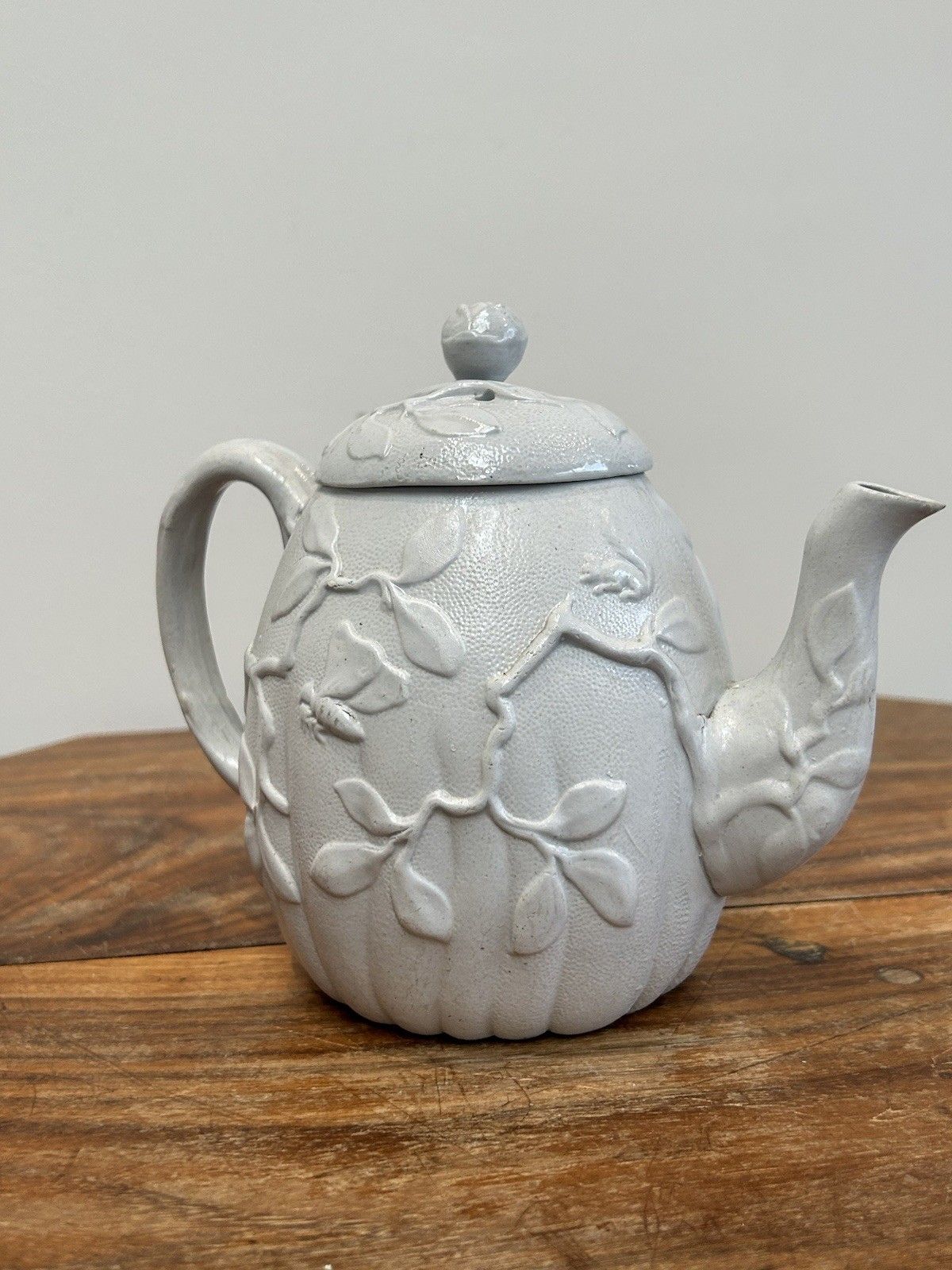 Early 19thc Minton Staffordshire White Salt Glaze Butterfly Stoneware Teapot photo vinterior
