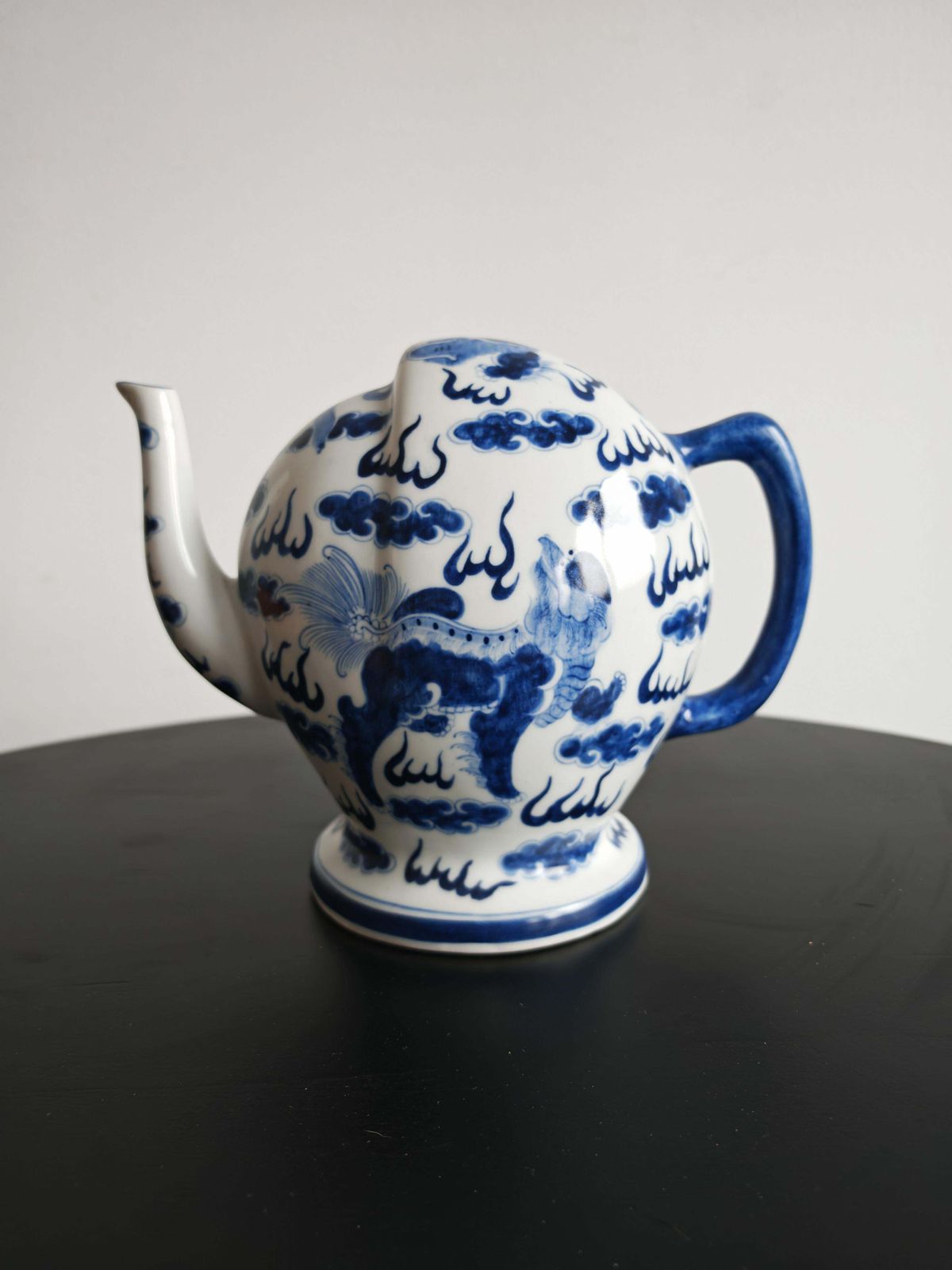 Antique Blue And White Porcelain "Cadogan" Teapot, Guangxu Period, China 19th C. photo furniture