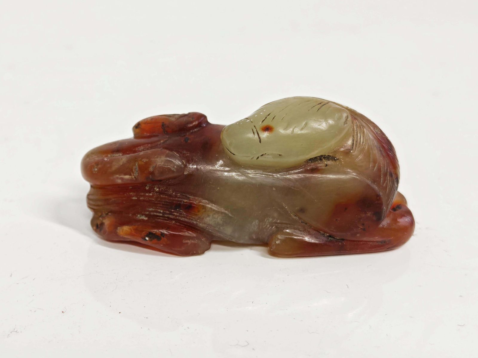 Antique Hand Carved Deer Figurine In Agate Stone, China 19th Century photo furniture