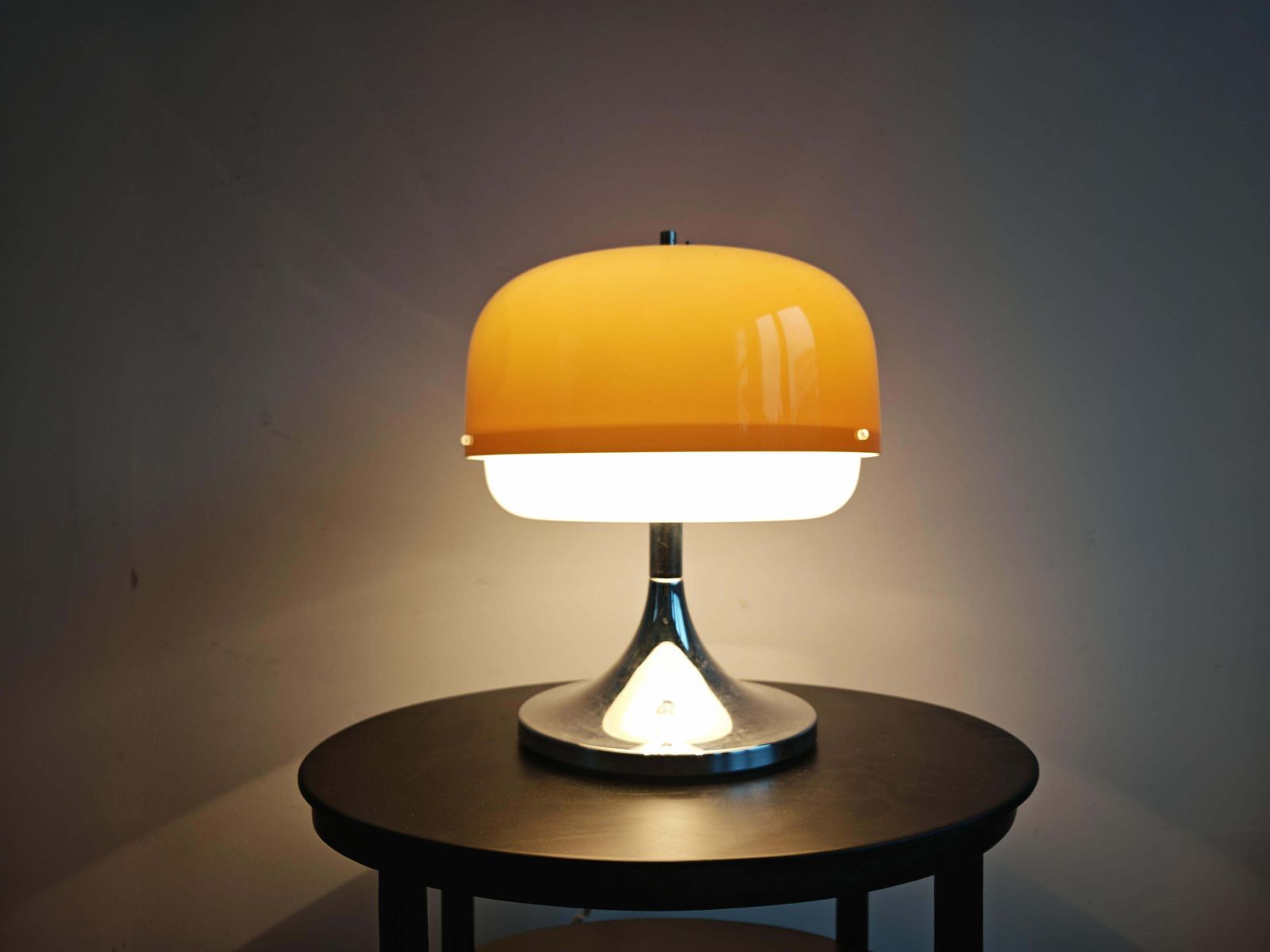 1600.0 Mid Century Modern Table Lamp "Medusa" By Luigi Massoni For Harvey Guzzini photo