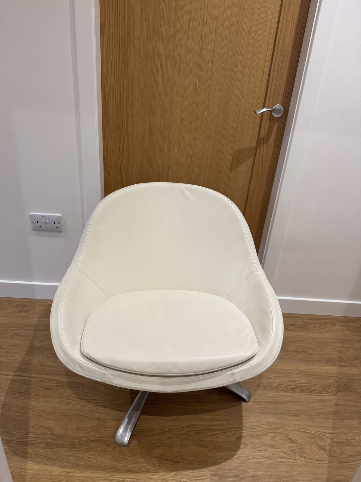 Veneto Swivel Leather Lounge Chair, With Stainless Steel Legs photo Furniture