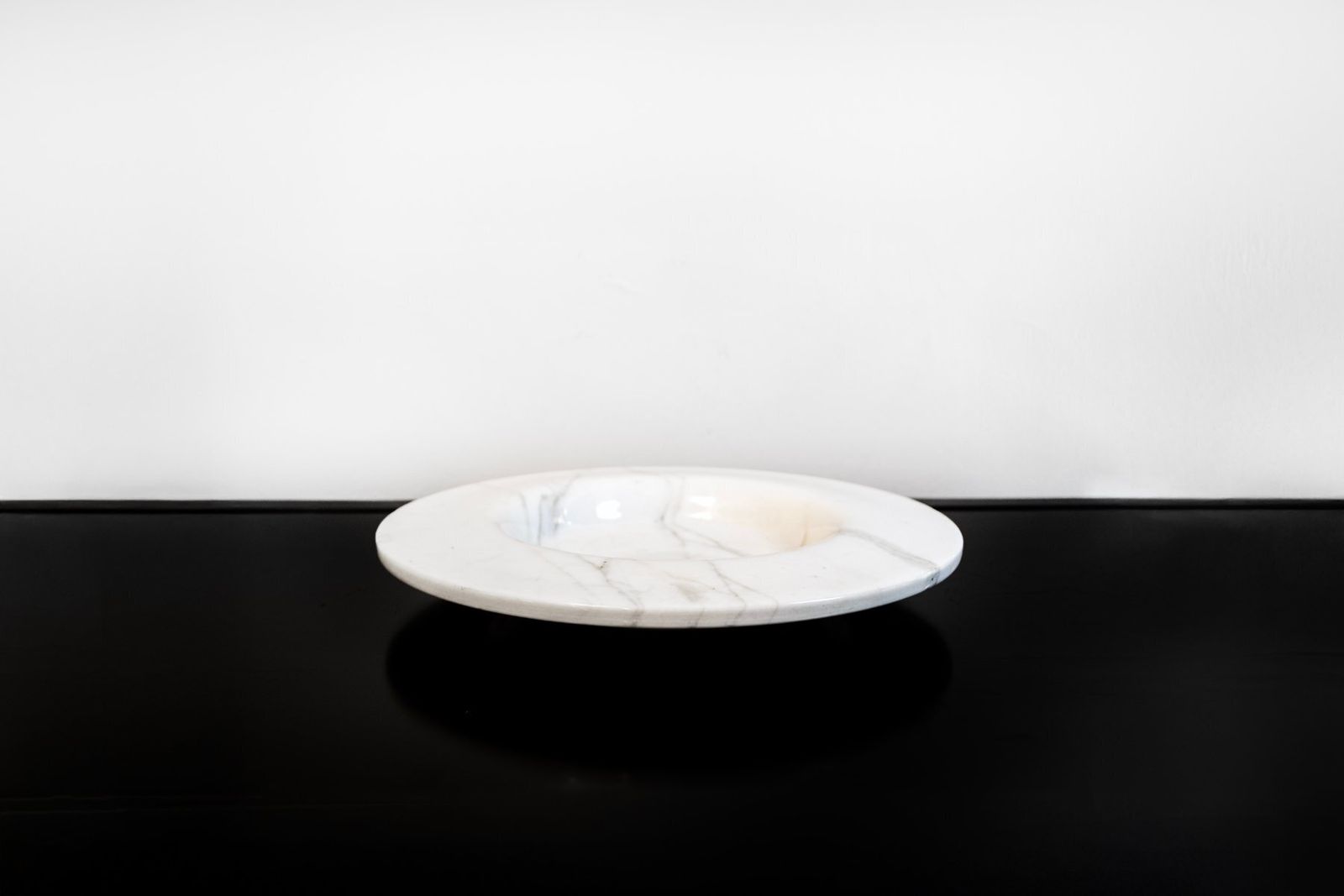 White Carrara Marble Centerpiece By Sergio Asti For Up&Up, Italy, 1970s photo furniture