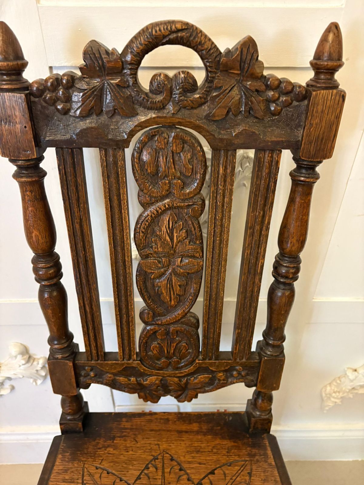 photo vinterior Antique 19th Century Pair Of Quality Carved Oak Side Chairs
