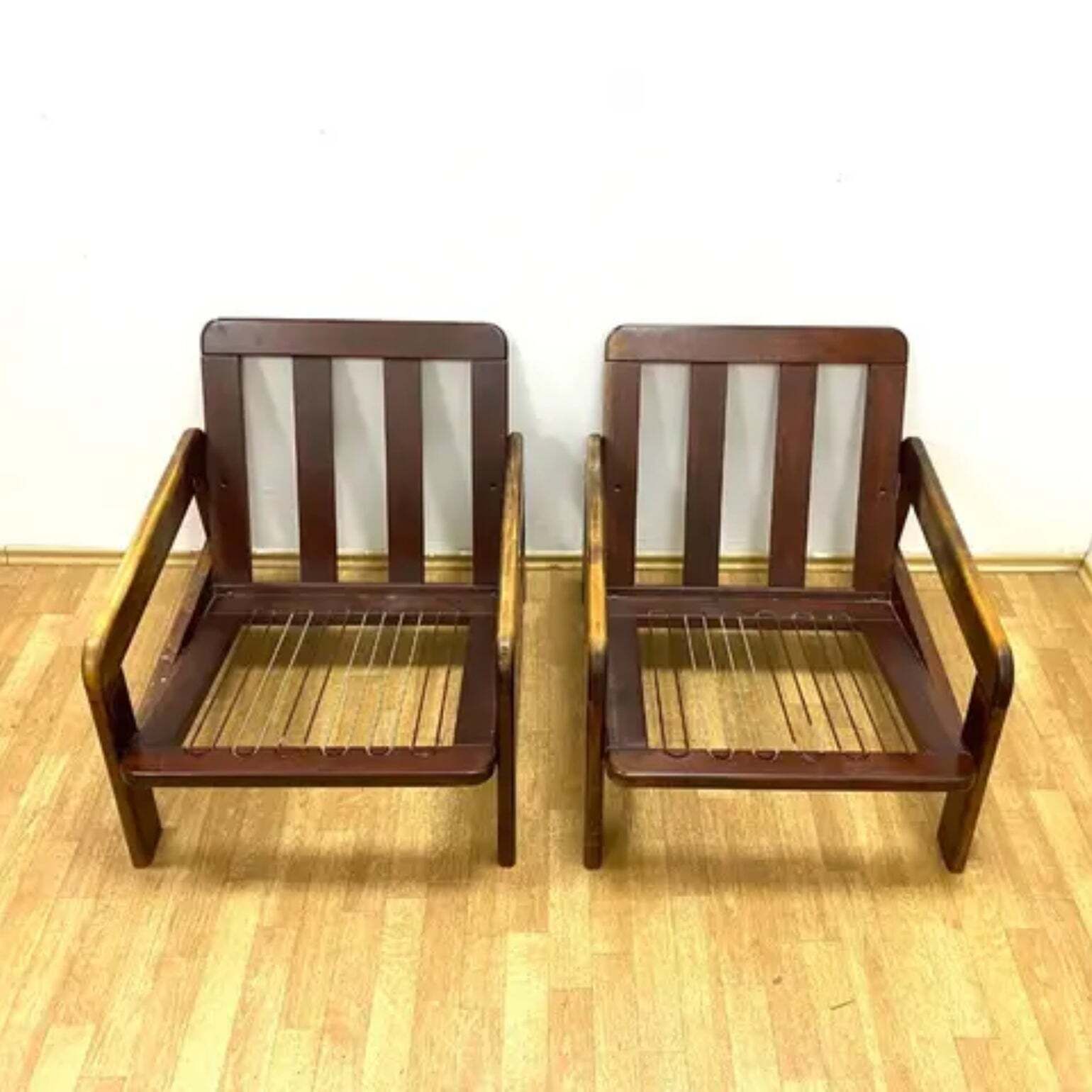 Retro fauteuils, houten frame, jaren 1970 photo buy