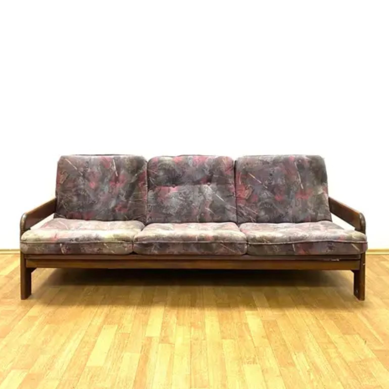 Retro Sofa, Massief Houten Frame, Jaren 1970 photo furniture