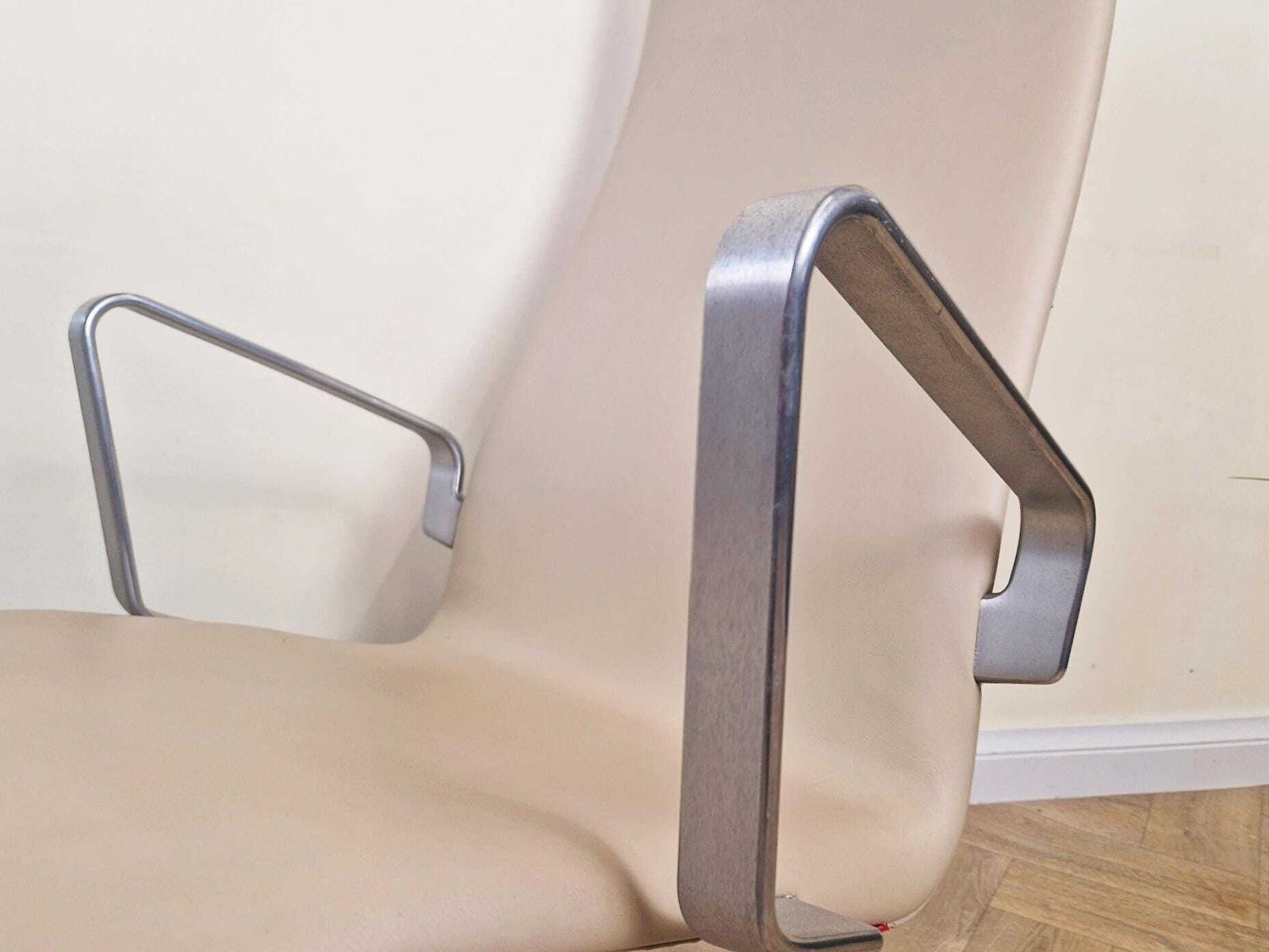 Furniture 2 X Arne Jacobsen For Fritz Hansen Oxford Mid Century Danish Design Highback Swivel Chairs photo