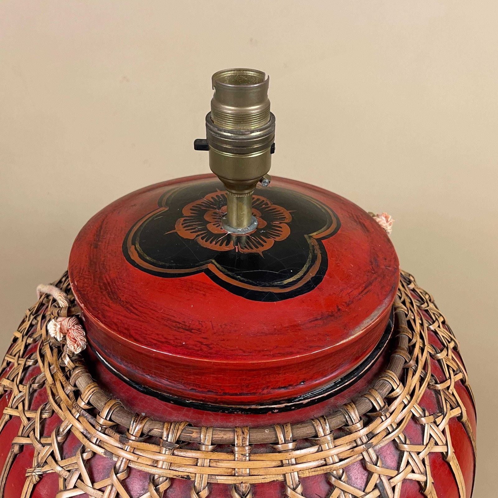 Antique Asian Wood Lamp Hand Painted Wooden Light Vintage Kratip Rice Basket Bedside Side Table Pattern Red Black Handmade Traditional photo buy