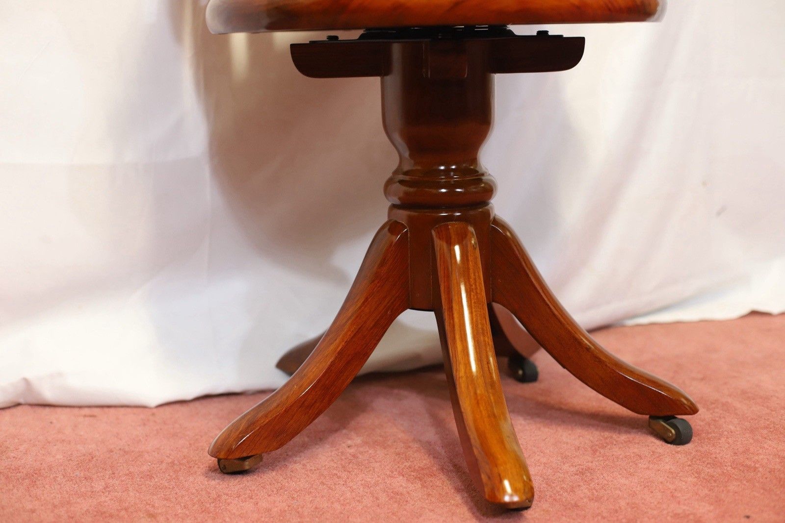 Starbay Stunning “Normandie” Swivel Chair photo vinterior