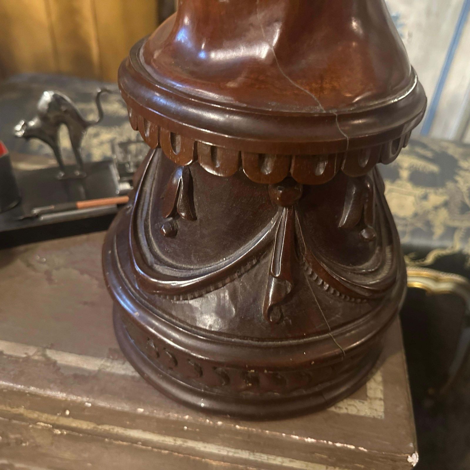 photo vinterior A Sicilian Art Nouveau Wood Sculpture Of A Bust Of A Young Woman