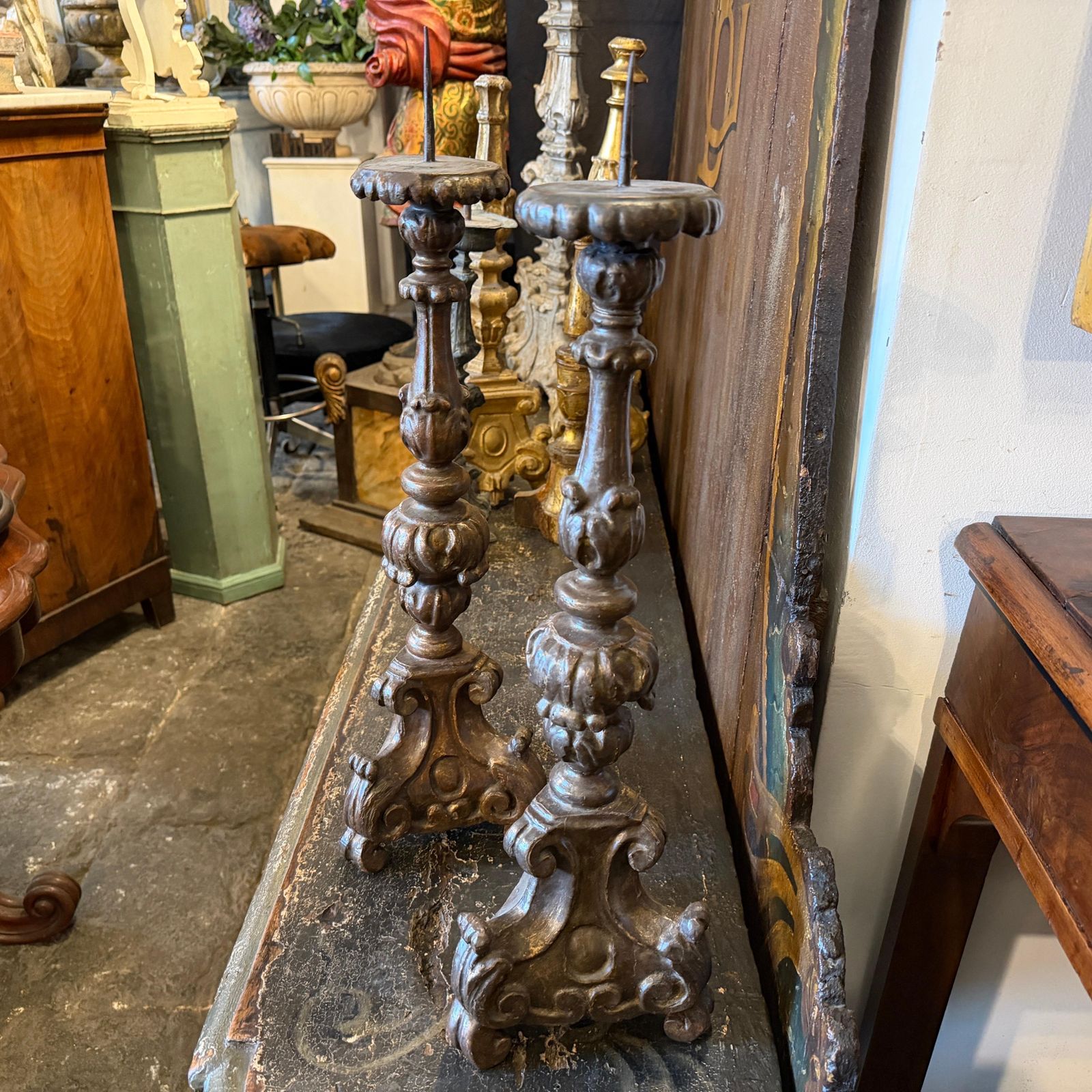 photo vinterior A Pair Of Louis XVI Hand Carved Wood Antique Sicilian Torcheres