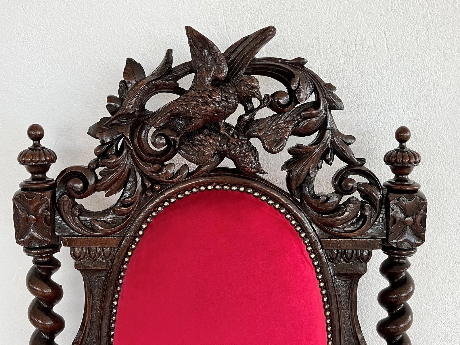 photo furniture Italian Baroque Throne Armchair In Nutwood Reupholstered In Velvet