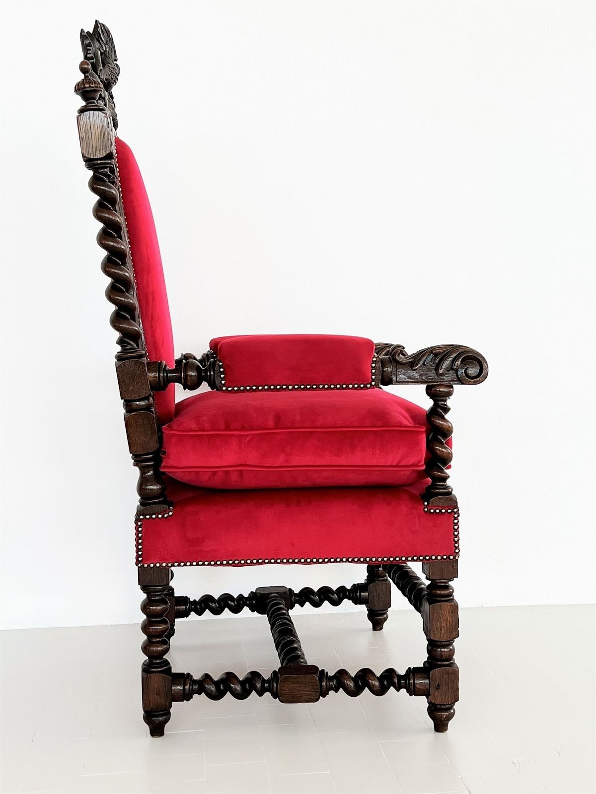 990.0 Italian Baroque Throne Armchair In Nutwood Reupholstered In Velvet photo