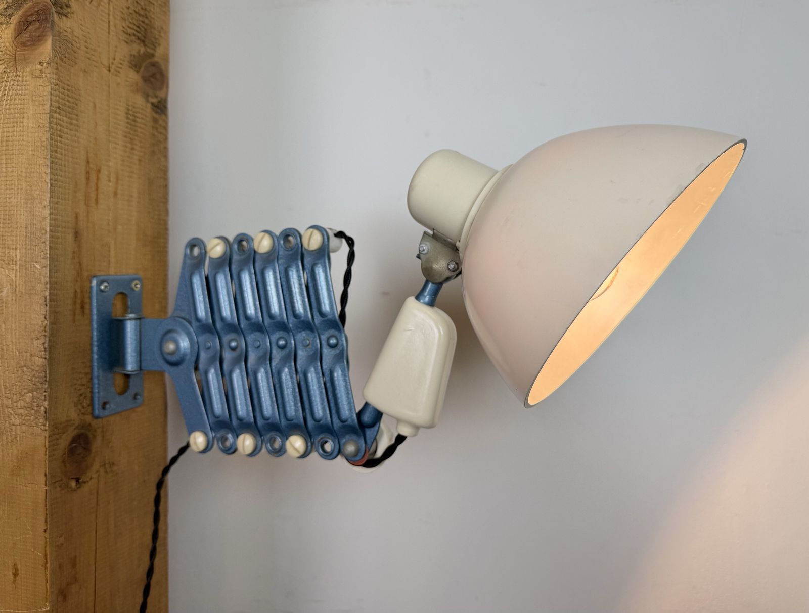 photo furniture Industrial East German Scissor Lamp From Reif Dresden, 1950s, 2x