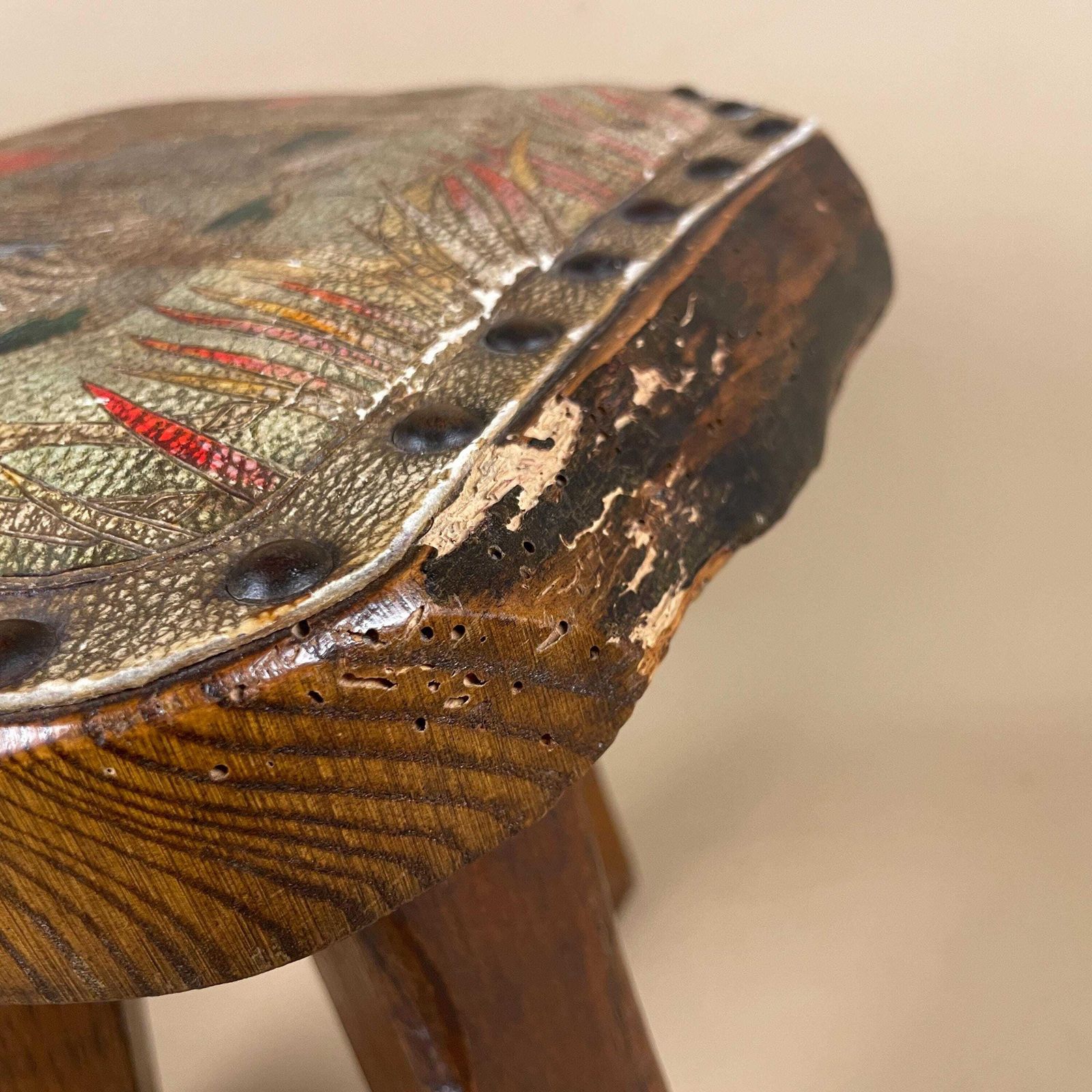 Antique Wooden Foot Stool Wood Furniture Footstool Seat 35x30x28cm Hand Painted Animal Patterned Pattern Leather Studded Studs Old 3 Legs photo vinterior