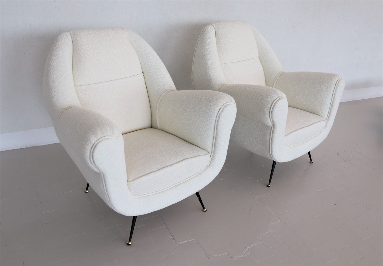 Italian Midcentury Armchairs In Off White Upholstery And Brass Stiletto Feet, 1950s photo Furniture