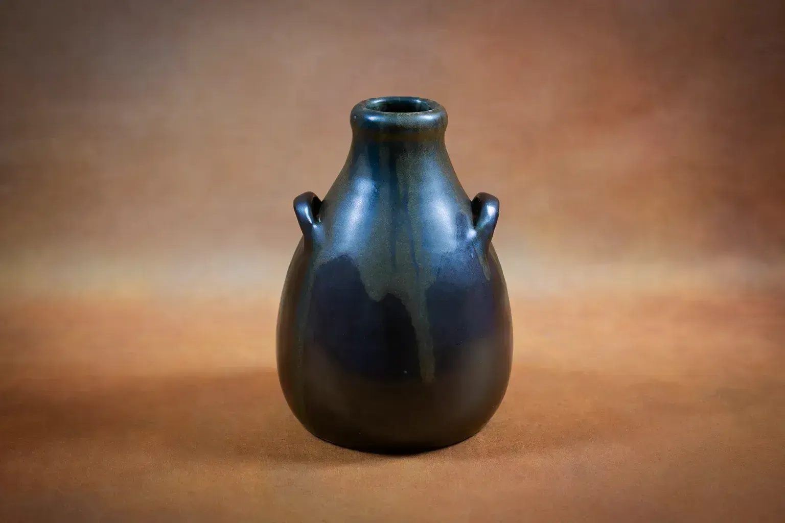 Vase en forme de poire à deux petites anses par Pointu, grès de Puisaye - céramique Art Nouveau française