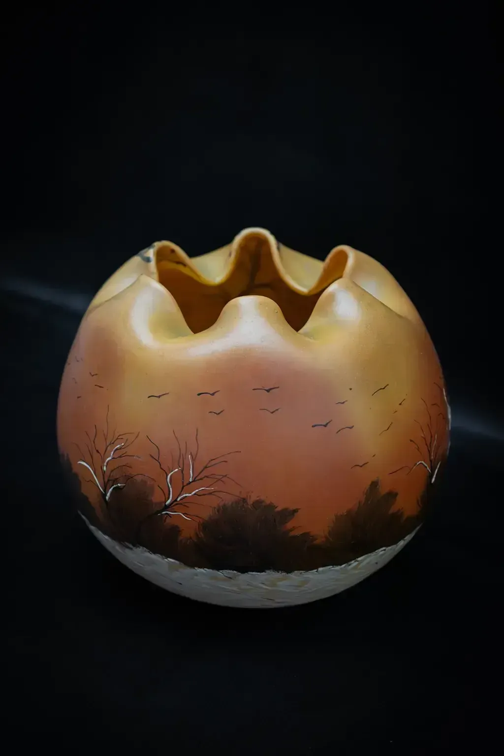 Grand vase sphérique Legras, décor de paysage hivernal photo vinterior