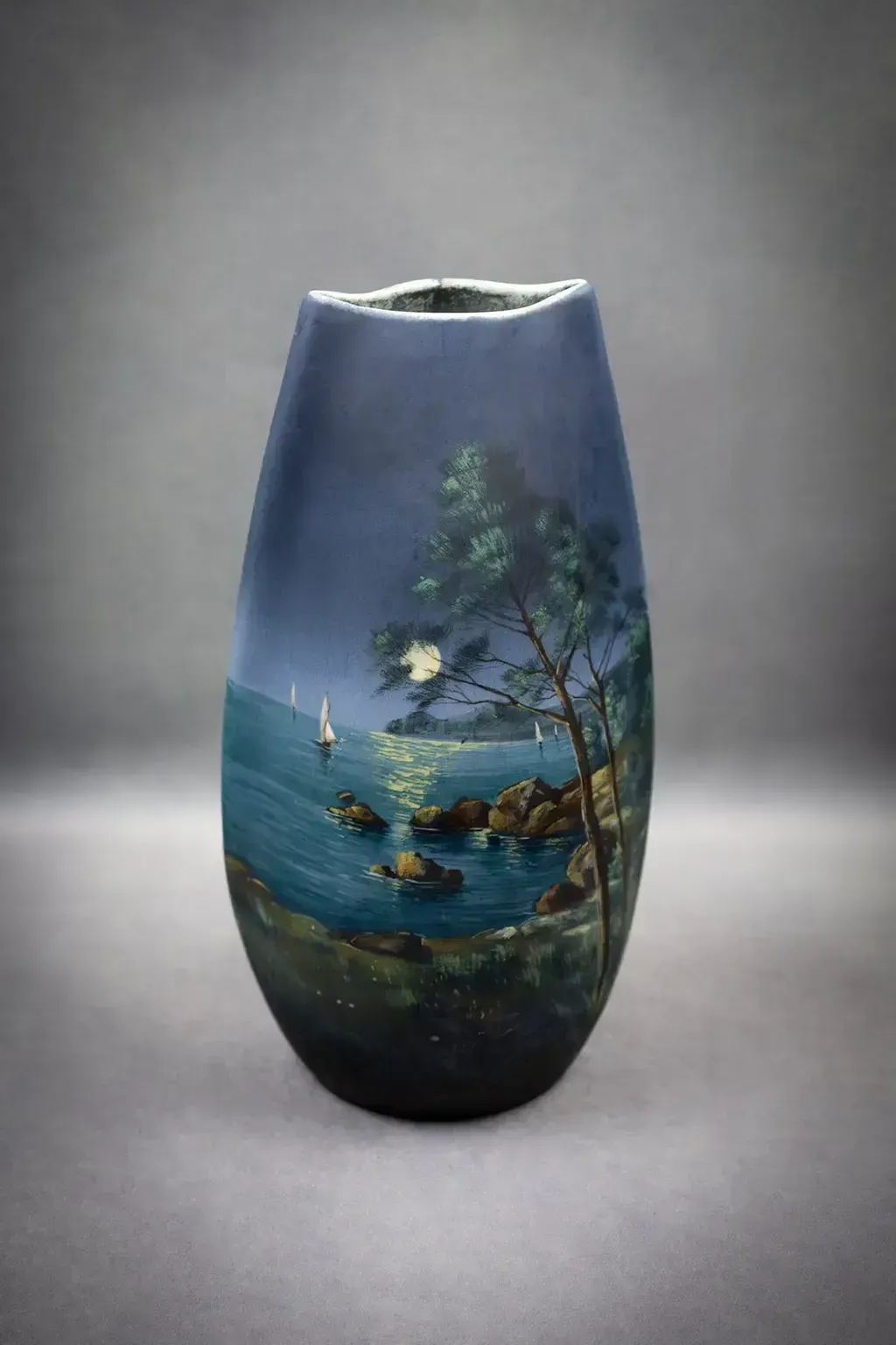 Vase en faïence émaillée par Jérôme Massier - Bord de mer au clair de lune - Vallauris