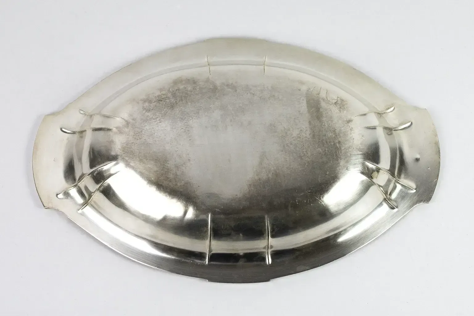photo furniture Orbrille Oval Silver Plated Metal Serving Basket – Art Deco, 1930s