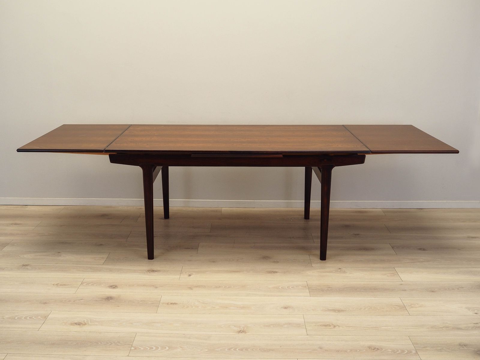 Vintage Tafel, Deens Design, Jaren 1960, Ontwerper: Henning Kjaernulf, Fabrikant: Vejle Stole & Møbelfabrik photo vintage