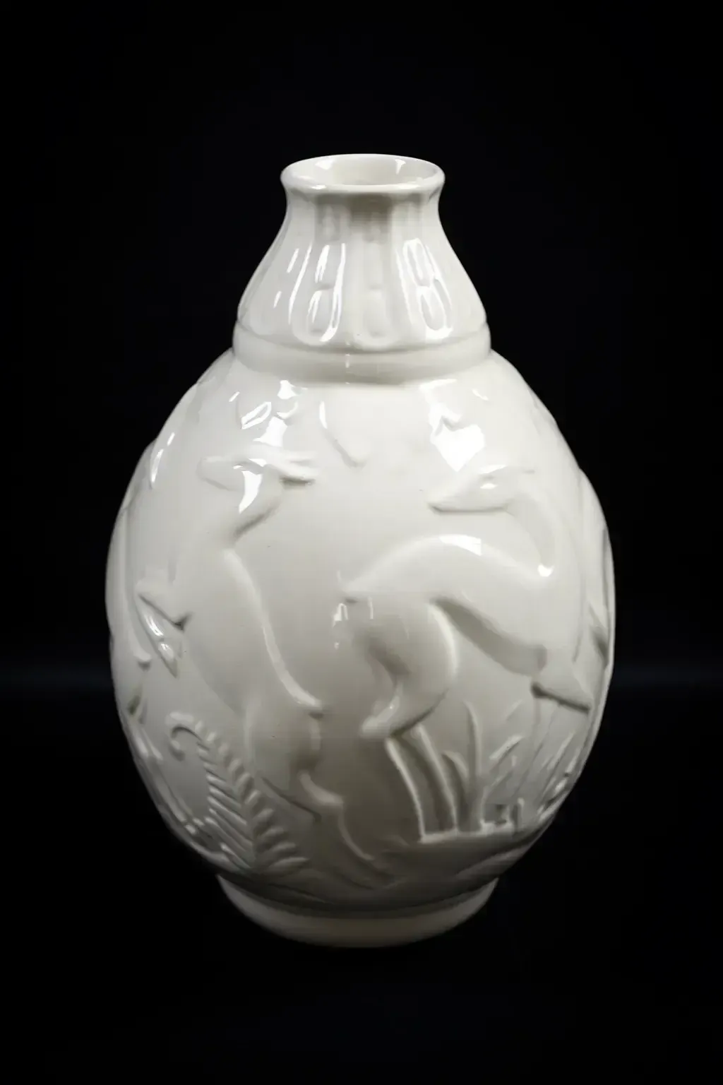 photo furniture Art Deco Vase With Six Does In Fine Earthenware – Boch Frères La Louvière