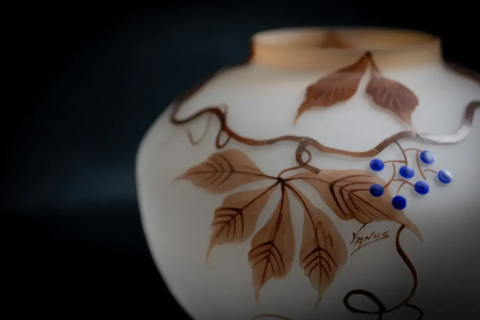 photo for sale Vase Art Nouveau en verre satiné émaillé, par Fanus
