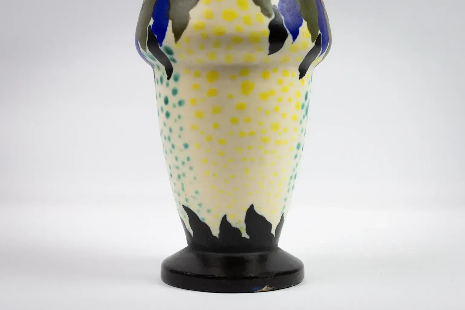 photo for sale Vase Art déco en céramique émaillée à décor floral, signé D'Argyl