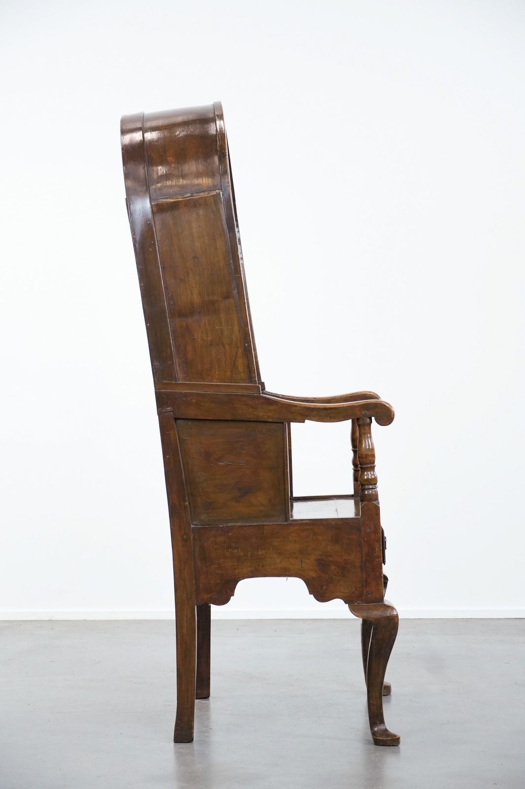 Antieke Engelse Lambing Chair Met Kap En Lade, 18e Eeuw. photo for sale