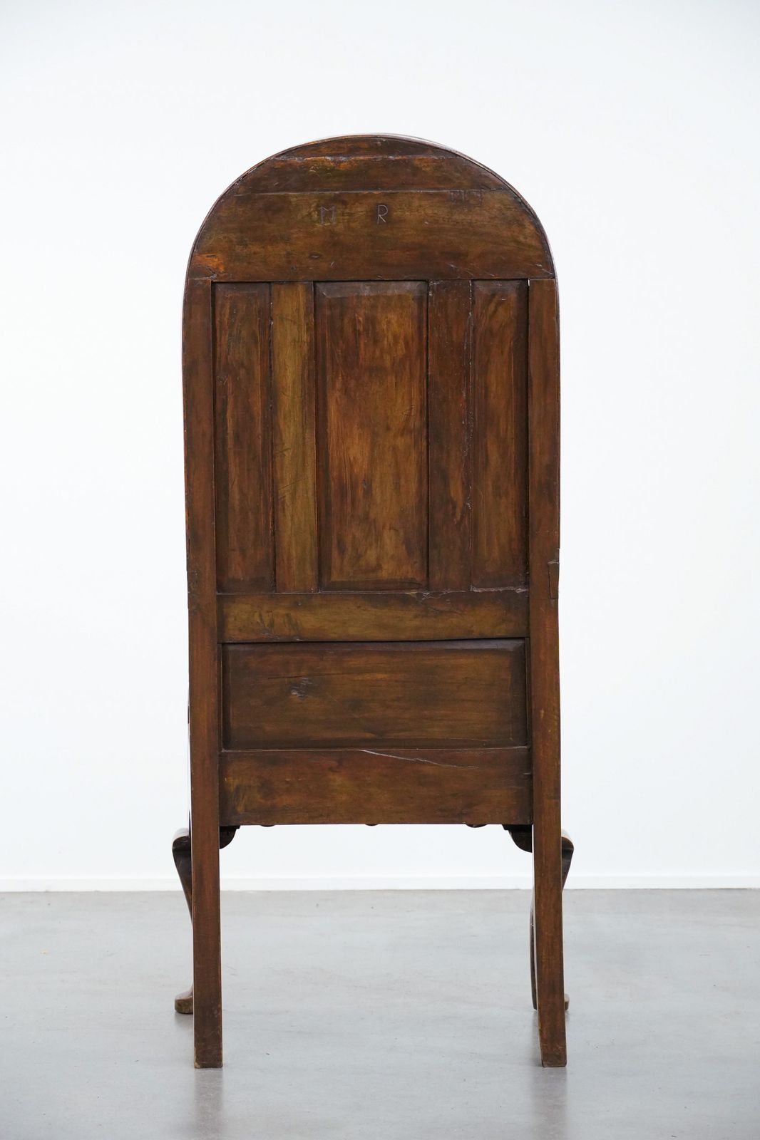 Beautiful And Unique Antique English Hooded Lambing Chair From The 18th Century With A Hood Shape And A Drawer. photo Furniture