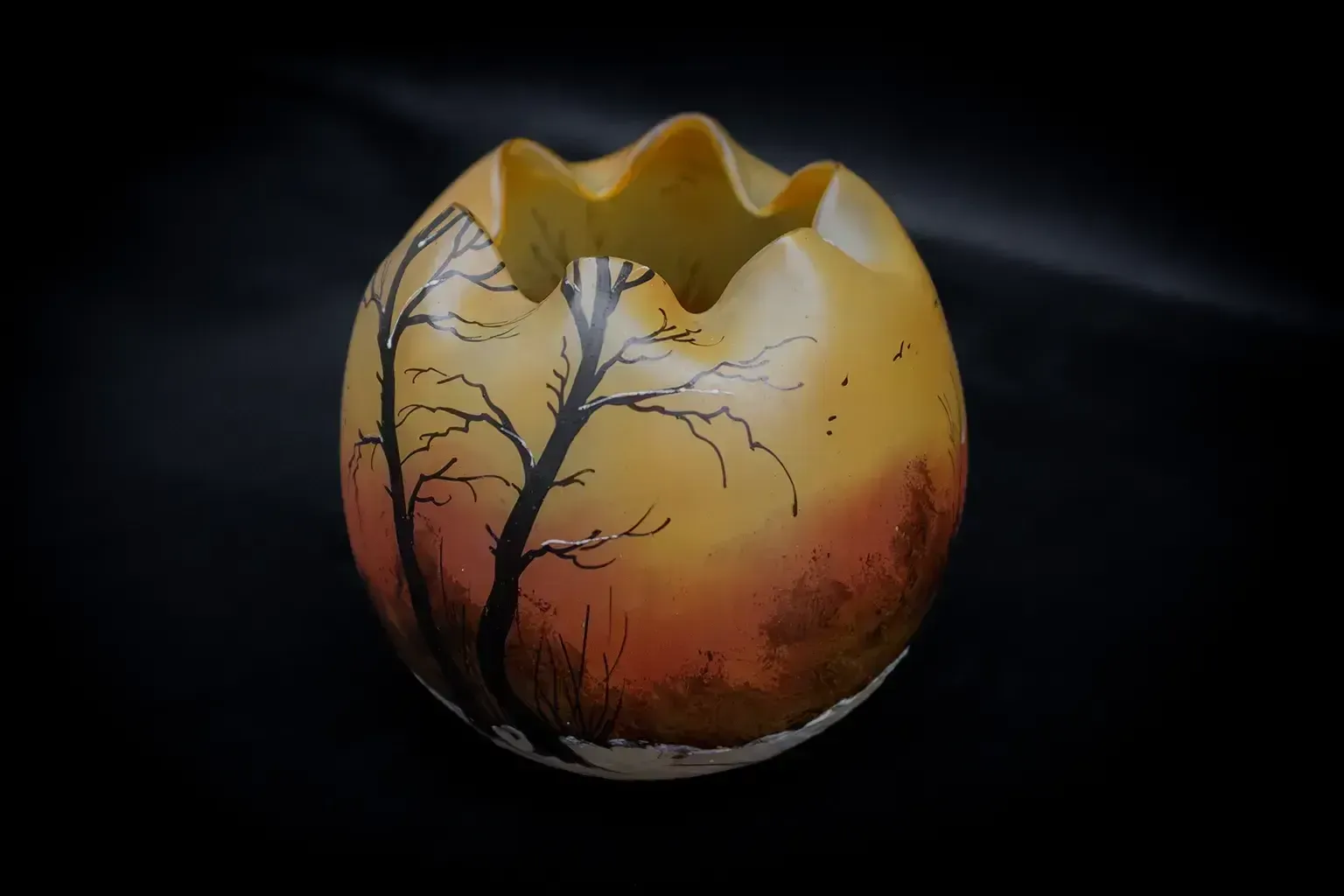 Vase sphérique Legras à décor de sous-bois enneigé photo 400.0