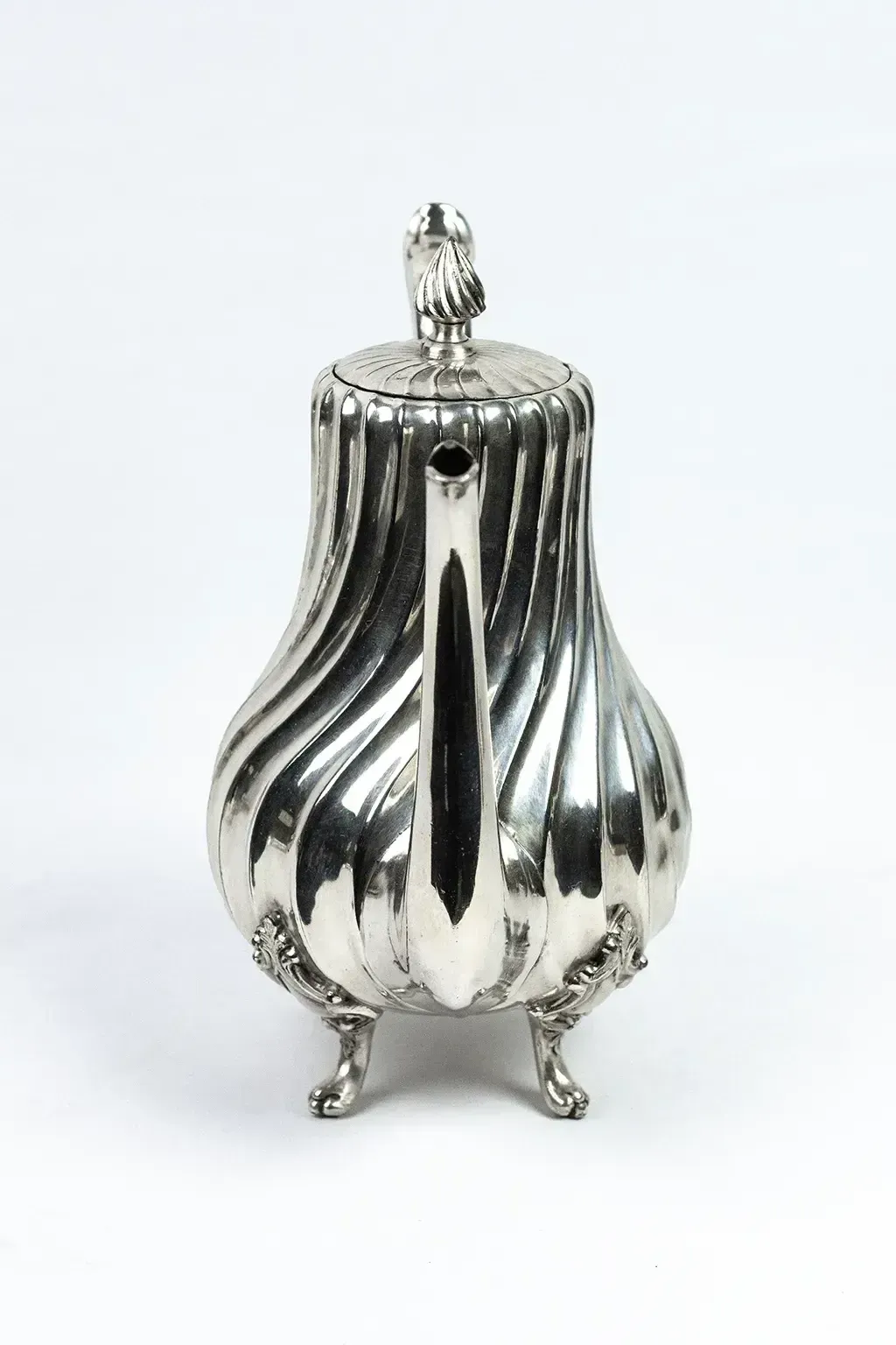 Aiguière en métal argenté à côtes torsadées - Victor Saglier, Paris, fin du XIXe siècle photo furniture