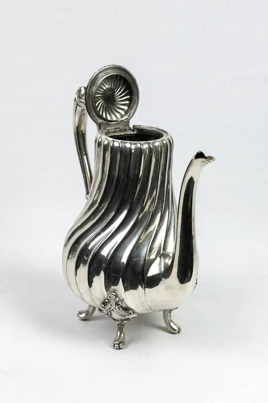 Aiguière en métal argenté à côtes torsadées - Victor Saglier, Paris, fin du XIXe siècle photo Décoration