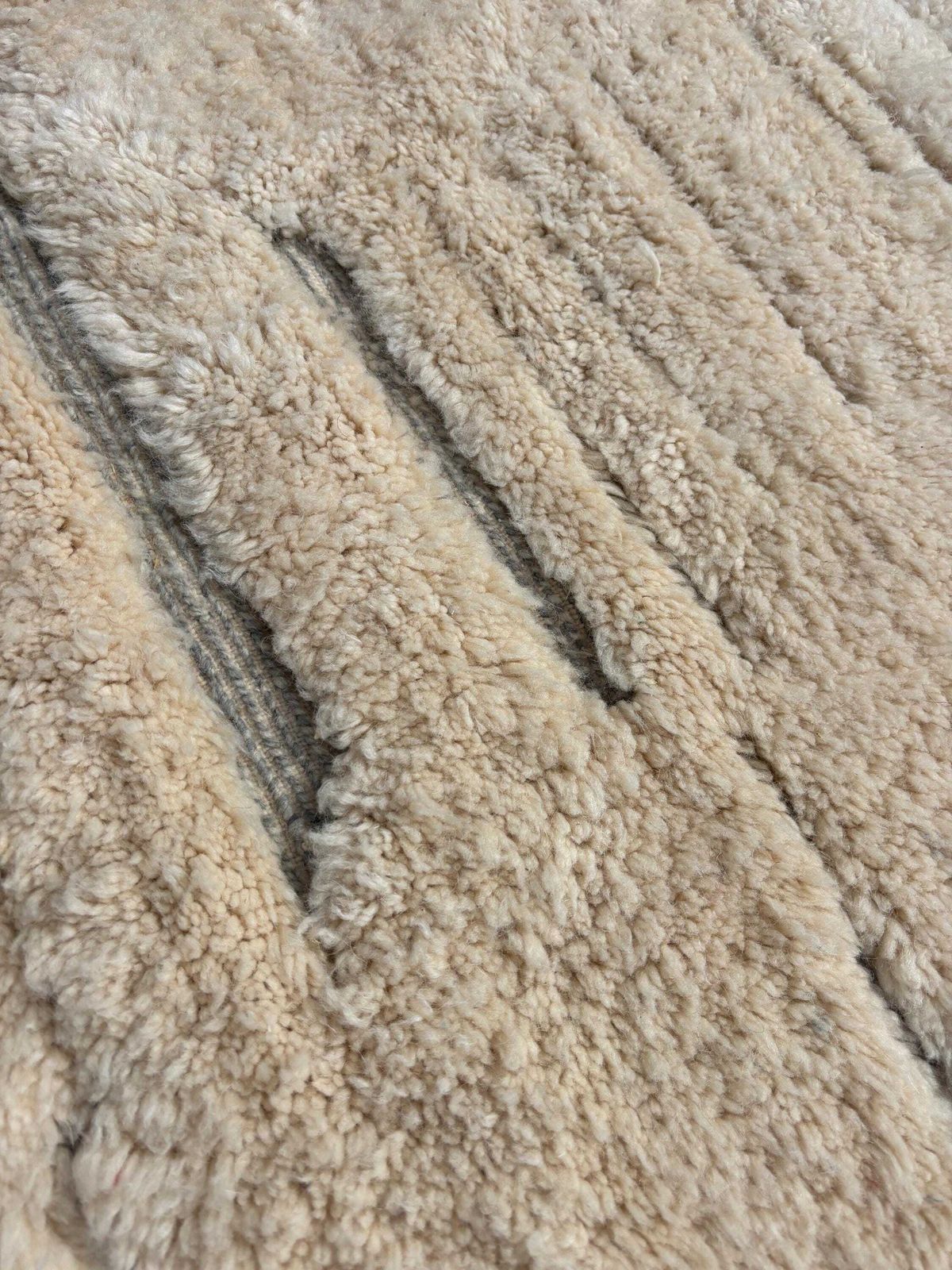 Moroccan Mrirt White Wool Rug 200x300 Cm   Berber Moroccan Modern Carpet   Moroccan Natural Wool Rug photo vinterior