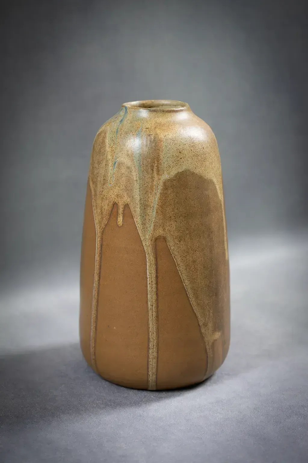 Vase Léon Pointu en grès émaillé photo vinterior