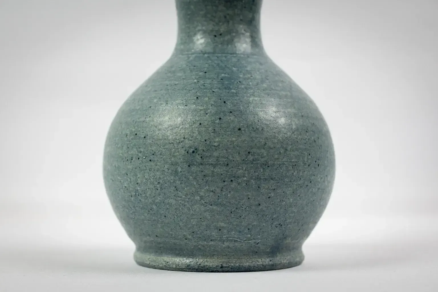 photo furniture Vase en grès émaillé bleu - Les Potiers d'Accolay - Céramique française signée, années 1950
