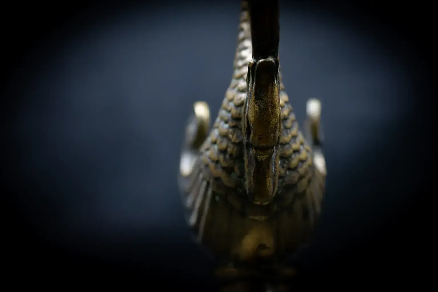 Aiguière en bronze patiné décorée d'un cygne, par Max Le Verrier photo 290.0