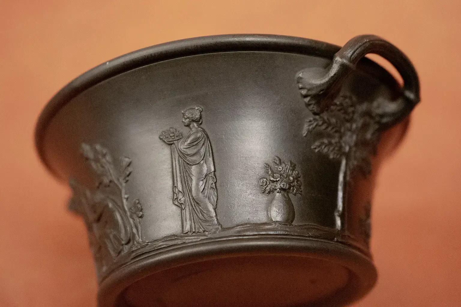 A Brown Ceramic Bowl With Handles From Wedgwood, Decorated With Antique Friezes photo buy