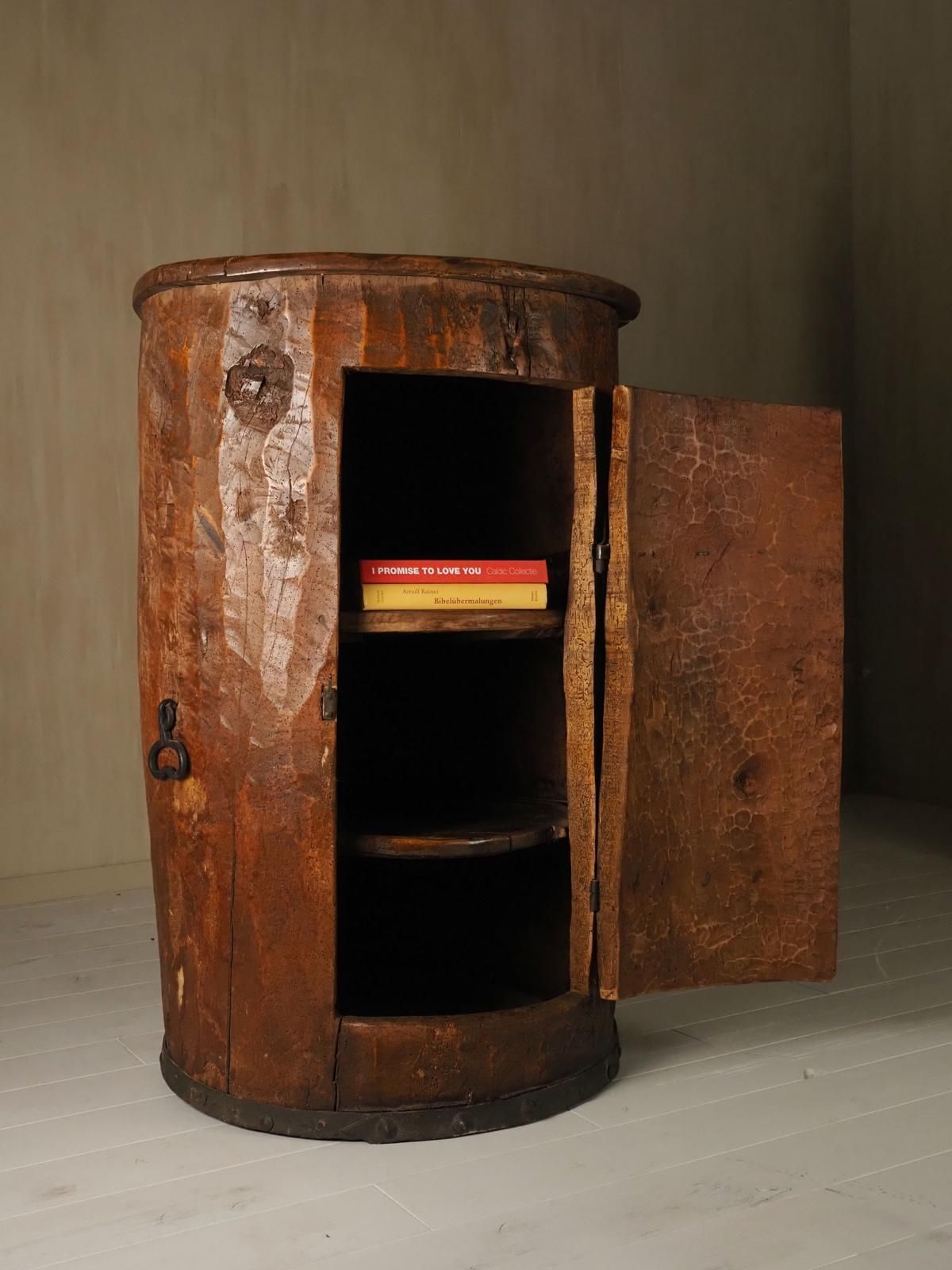 photo furniture Primitive Folk Art Cabinet Made Of An Old Tree Trunk.