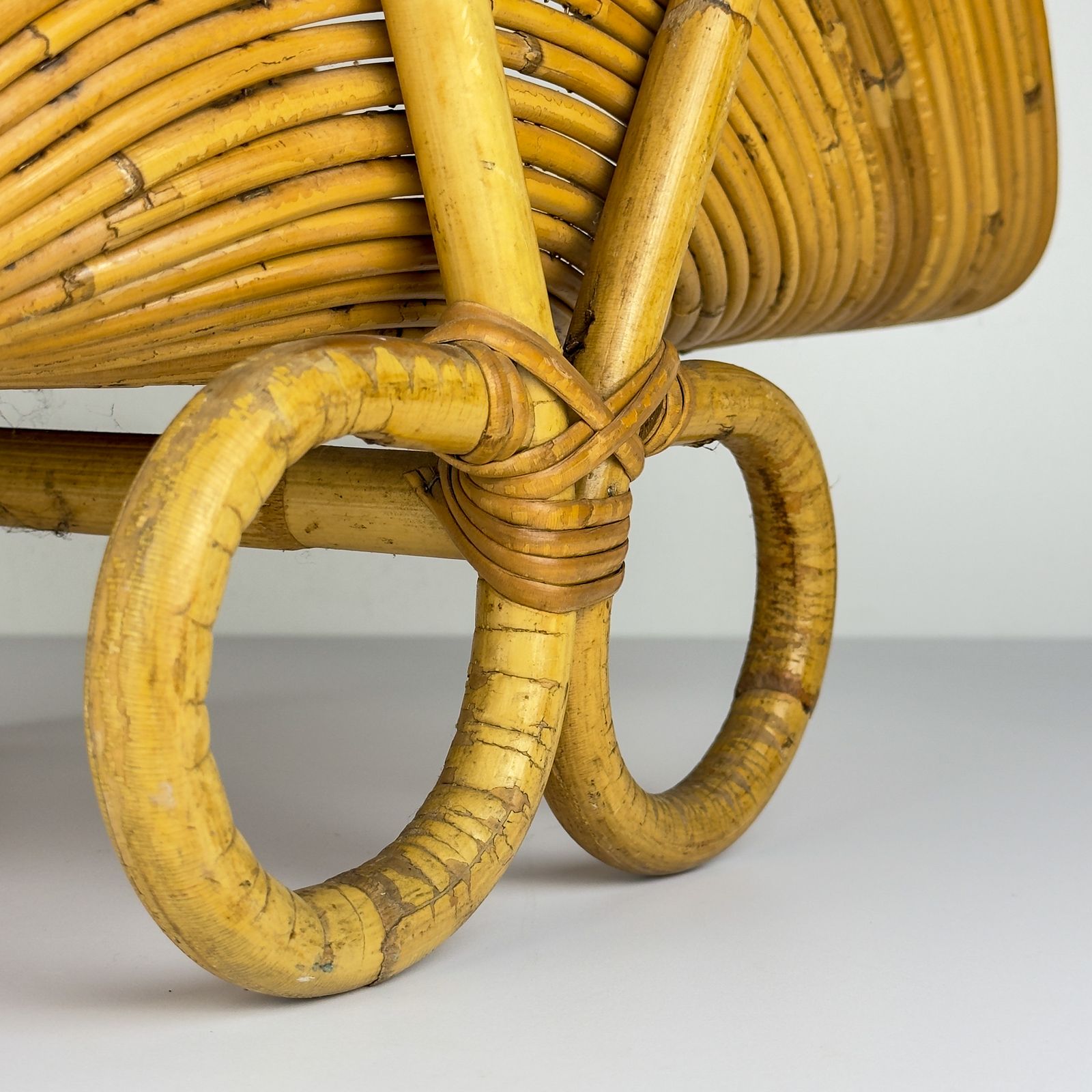 photo furniture Vintage Bamboo Magazine Rack By Vivai Del Sud, Italy 1960s