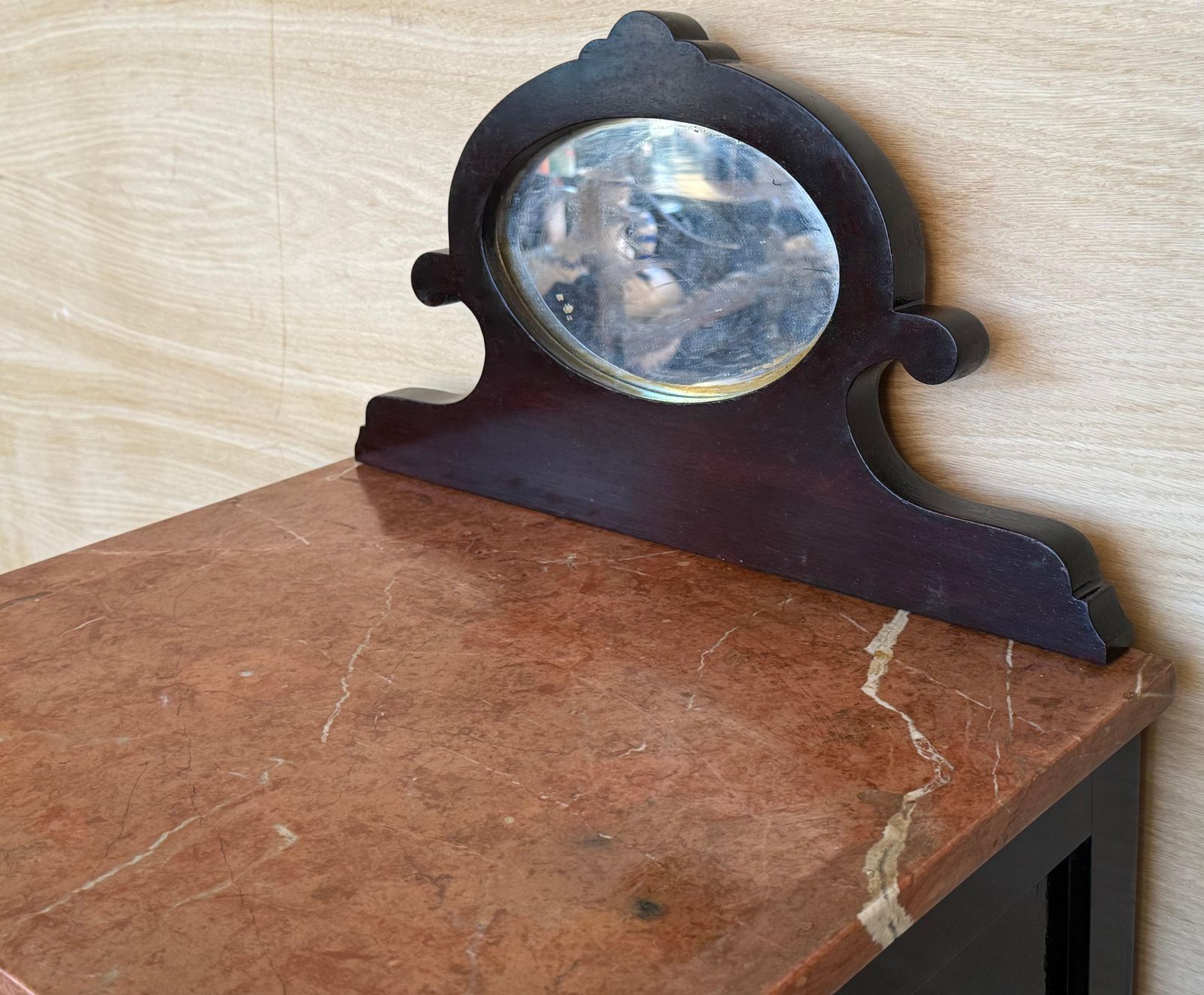 Paire de tables de chevet Louis XVI en marqueterie, fronton en bronze et miroir, XIXe siècle photo buy