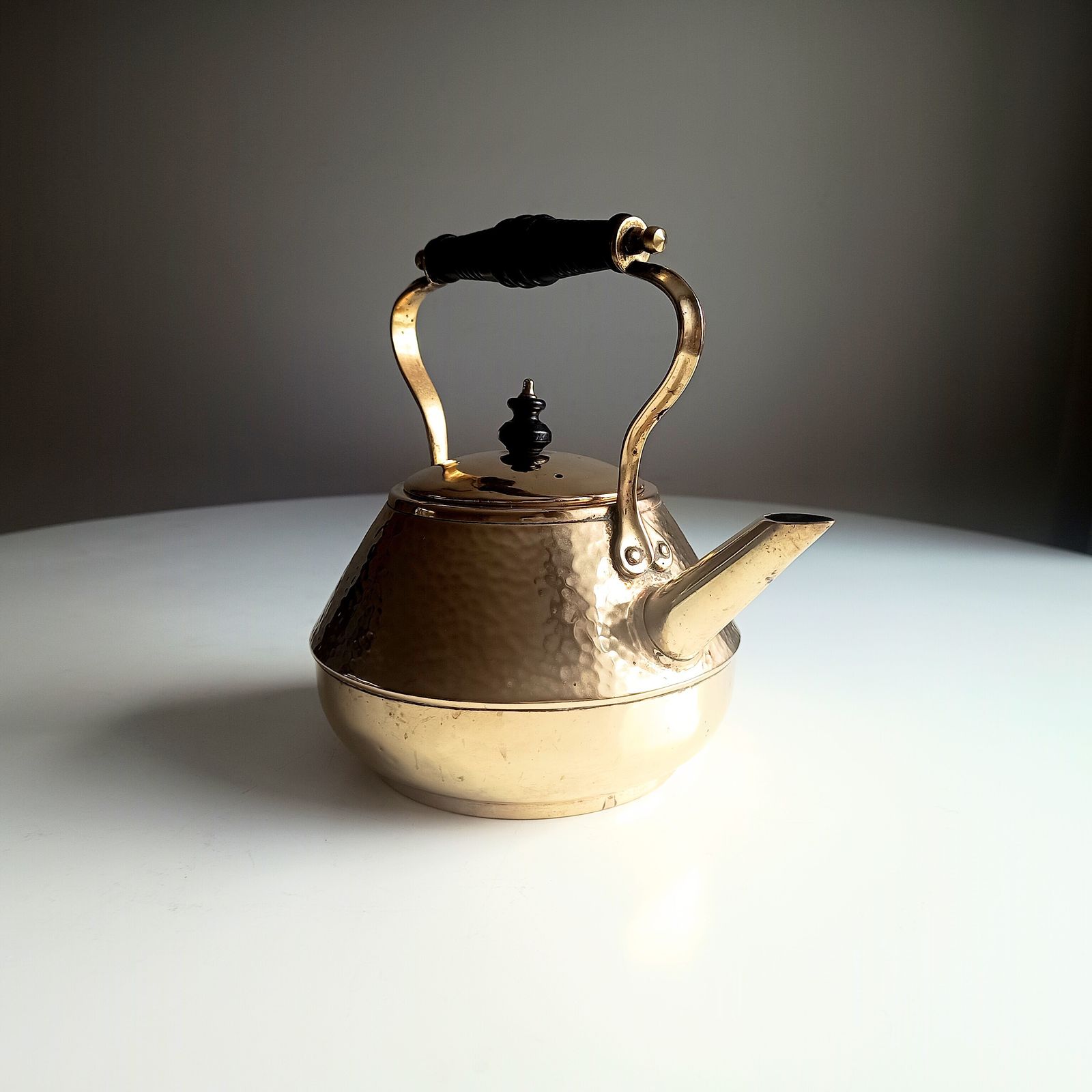 Arts & Crafts Hand Hammered Tea Pot Kettle, Riveted Heart Shaped Accents, Henry Loveridge Signed photo vinterior