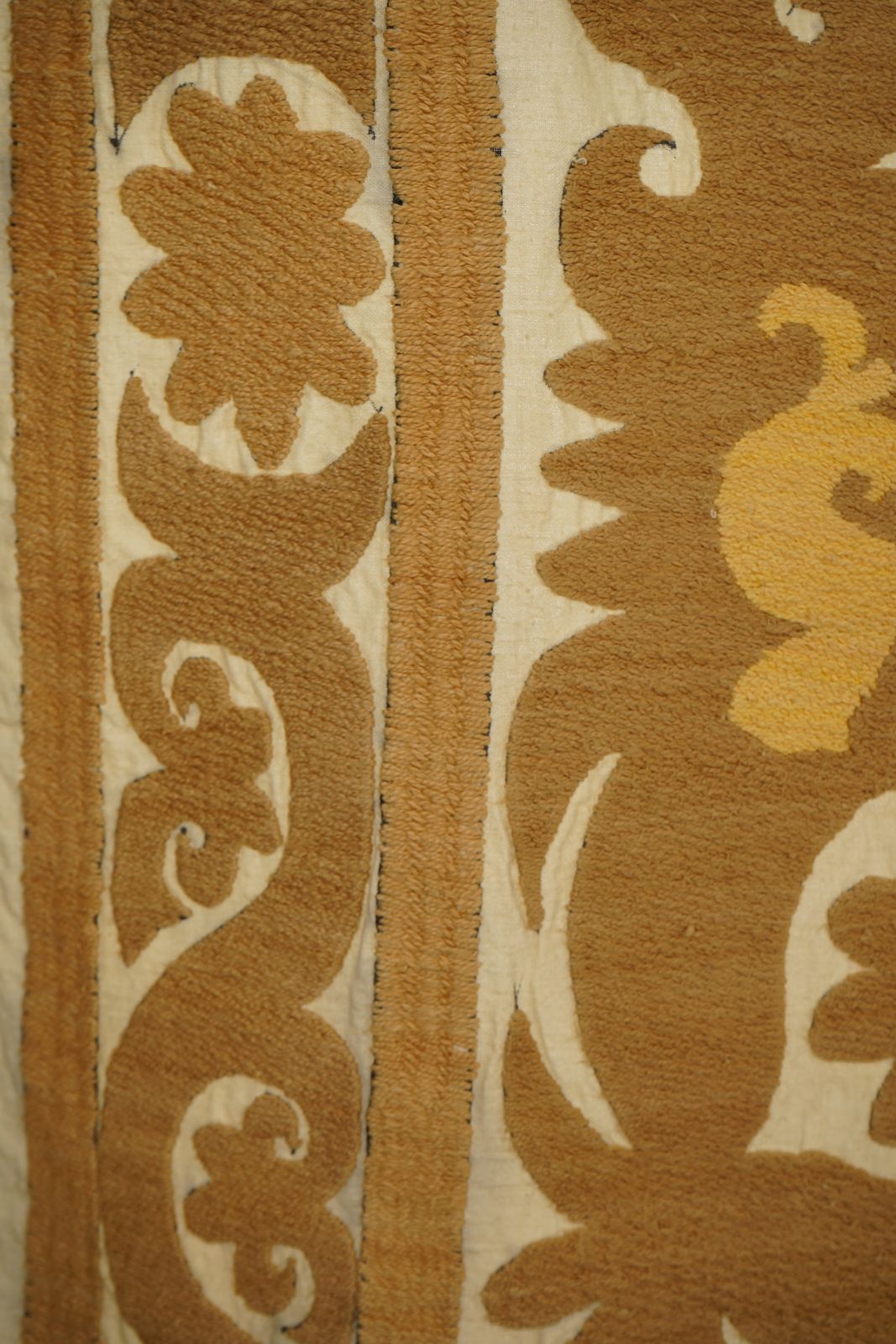 Suzani From Samarkand Uzbekistan, Early 20th Century Pastel Old Embroidery Uzbek Fabric, Brown Boho Bukhara Wall Hanging 3'7'' X 4'4'' photo for sale
